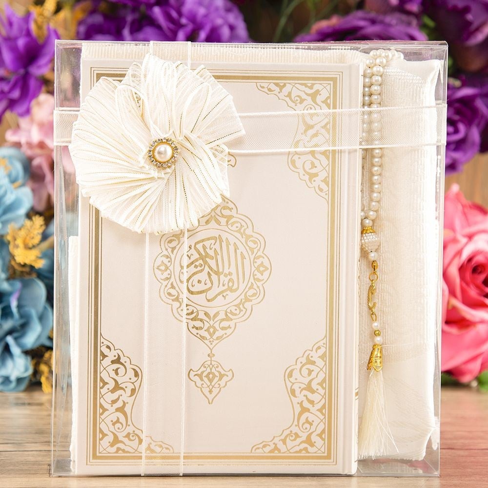 Hediyelik Kuran-ı Kerim, İnci Tesbih, Seccade, Asetat Kutulu(25X18 cm) Mevlid Paketi-Krem