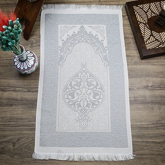 Hediyelik Seccade, Kadife Yasin (İsme Özel), İnci Tesbih, Asetat Kutulu (26×23) İslami Hediye Seti-Gri