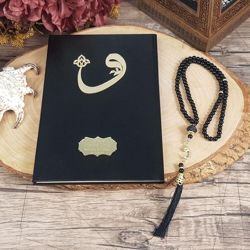 Hediyelik Yasin Kitabı 50 Adet ( Ciltli) İsme Özel, İnci Tesbih, Asetat Kutulu (25×18) Mevlid Seti-Siyah