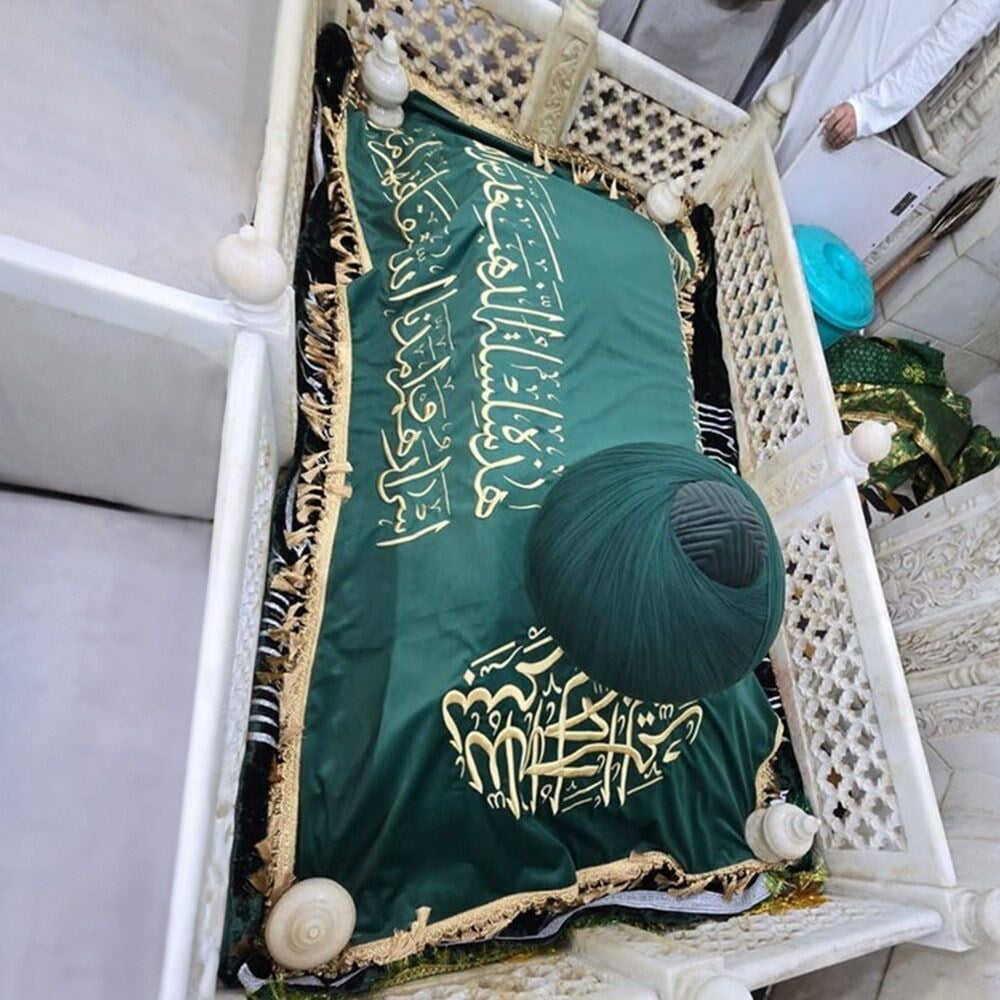 İmam Rabbani Hz K.S  Hindistan Türbe Tabut Örtüsü Sanduka & Puşide  ( Özel Ölçü Yapılmaktadır)