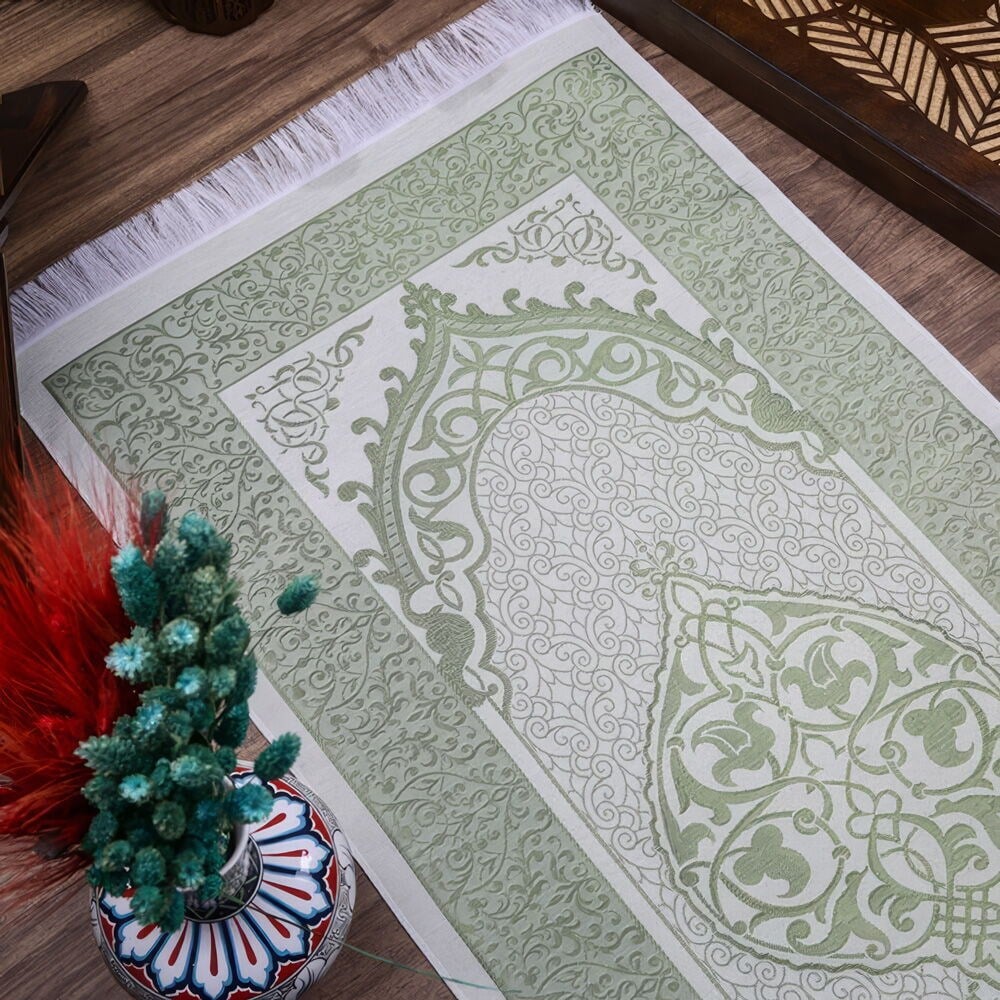 İsimli  İpek Nur Tafta Seccade Yeşil  68x110