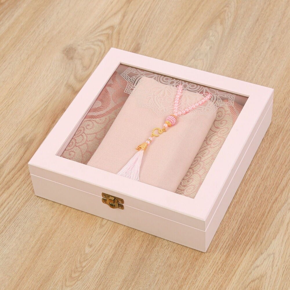 İsme Özel Ahşap Kutulu Seccade Seti-Pembe(24*24*6 cm,1040 gr)