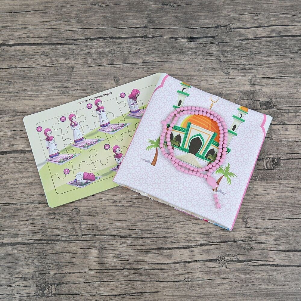 İsme Özel Çocuk Seccadesi Pembe 45x82 cm Aksa Pembe & Kokulu Tesbih  Bebek Pembesi & Ayşe Namaz Kılıyor Puzzle
