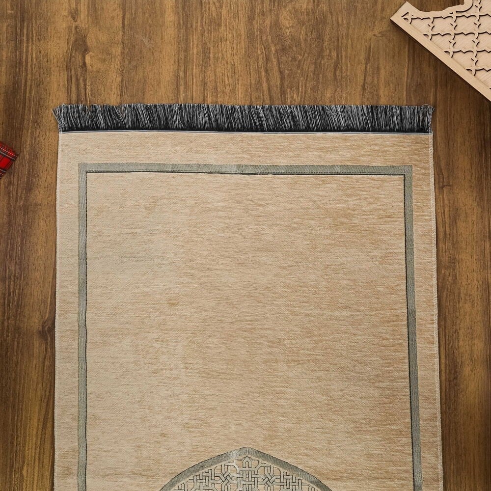 İsme Özel Selçuklu Desenli Lüks Şönil Seccade-Vizon (66X120cm) 520 gr