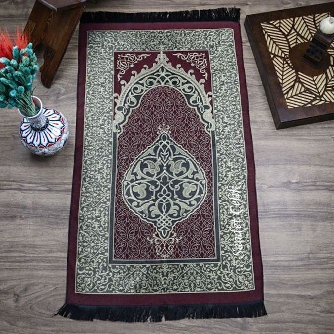 İsminizi Seccadeye Nakşediyoruz ,İsme Özel Hediyelik İpek Nur Tafta Seccade Bordo 68x110 cm - 200 gr