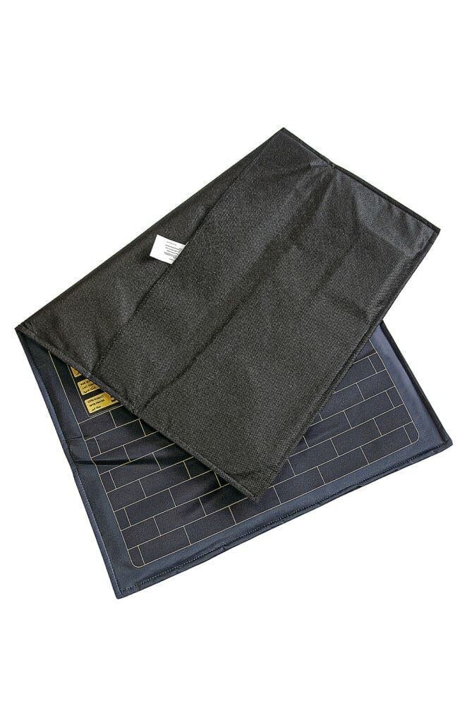 Kabeli Benim Seccadem Çocuklar İçin Sesli Konuşan 7 Dilde Namaz Kıldıran Seccade (Siyah 84 x 52 cm)
