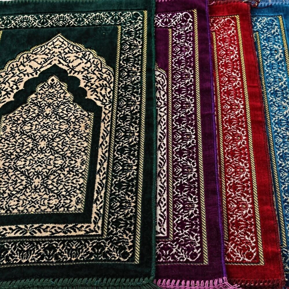 Kadife Çocuk Seccadesi - Kırmızı 39x80 cm - 180 gr - Tesbih Hediyeli