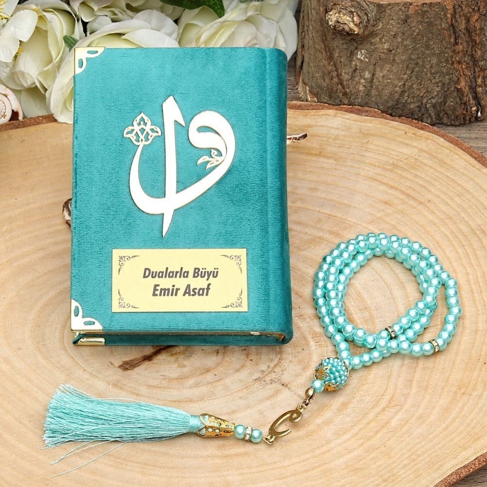 Kadife Kaplı Kur'an-ı Kerim (Çanta Boy) Pleksili, İnci Tesbih, Asetat Kutulu (17×15) Mevlid Paketi-Turkuaz