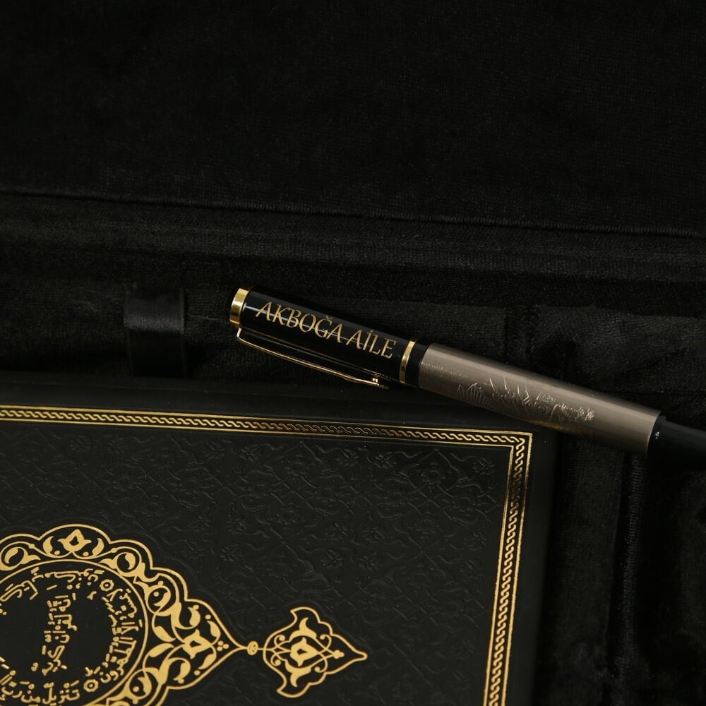 Kişiye Özel Kalem, Tesbih ve Kitap İçerikli Kadife Kutulu Hediyelik Set-Siyah
