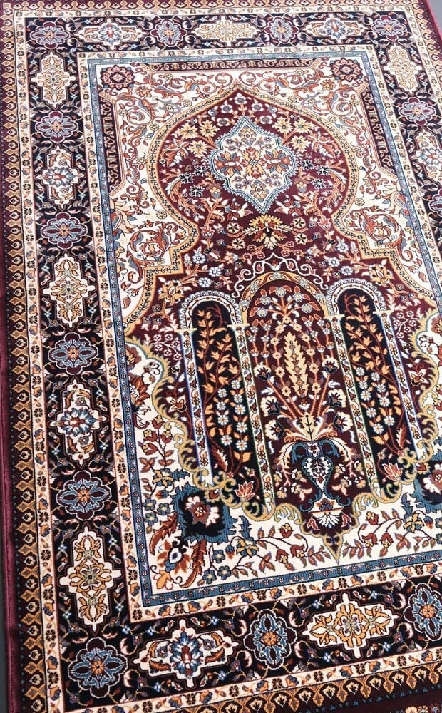 Lale Mihrap  Seccade  Ultra Lüks % 100 Modal, Sık Dokuma Halı  Seccade- Bordo (80x120 cm)