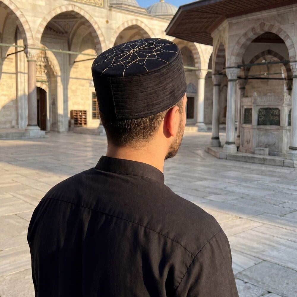Lüks Kadife Keçeli Takke Nakışlı Siyah