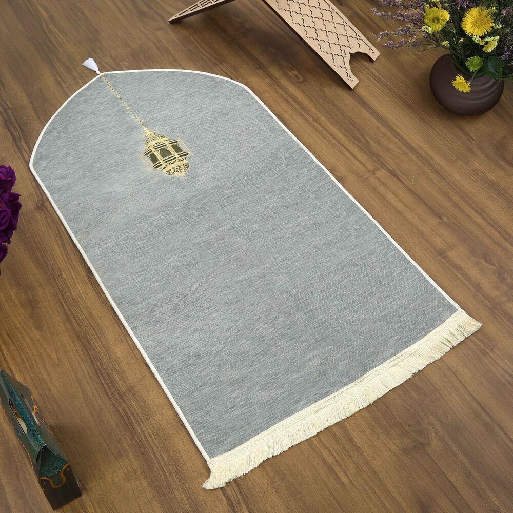 Mahya Desenli Lüks Astarlı Biyeli Şönil Seccade İsimli Gri (66X125cm) 565 gr