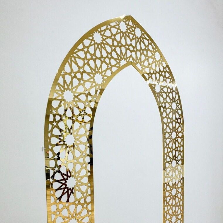 Mescit ve Evler İçin  Portatif  Namaz Kıble Mihrabı Gold Pleksi (85*175 cm)