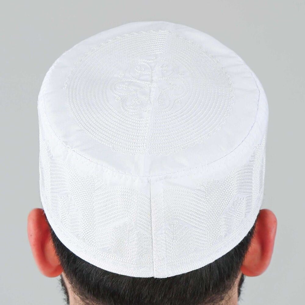 Mevlidhan Namaz Takkesi Topbaş Hafız Nakış İşlemeli Beyaz