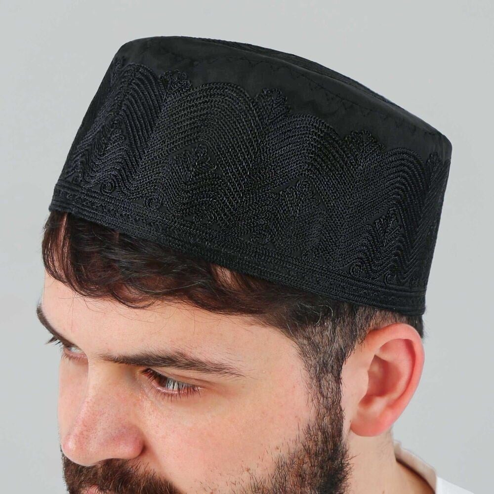 Mevlidhan Namaz Takkesi Topbaş Hafız Nakış İşlemeli Siyah