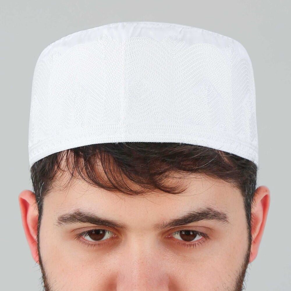 Mevlidhan Namaz Takkesi Topbaş Hafız Nakış İşlemeli Beyaz