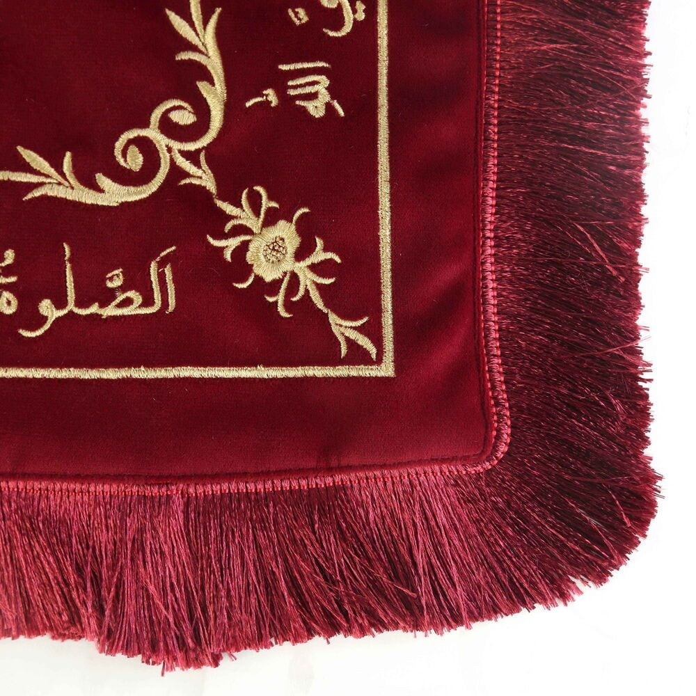 Sakal-ı Şerif  Örtüsü Puşide Bordo Saçaklı ( 36x36cm ) 145 gr