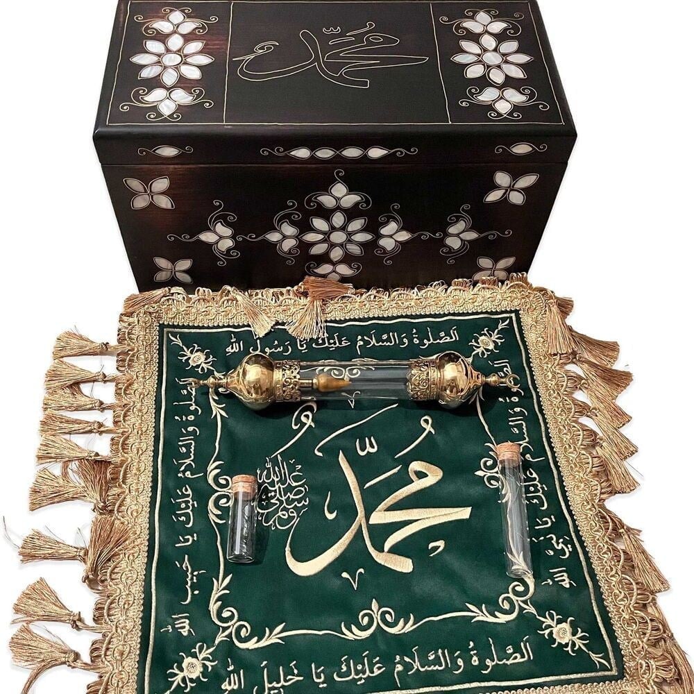 Sakal-ı Şerif  Örtüsü Puşide Yeşil ( 36x36cm ) 145 gr