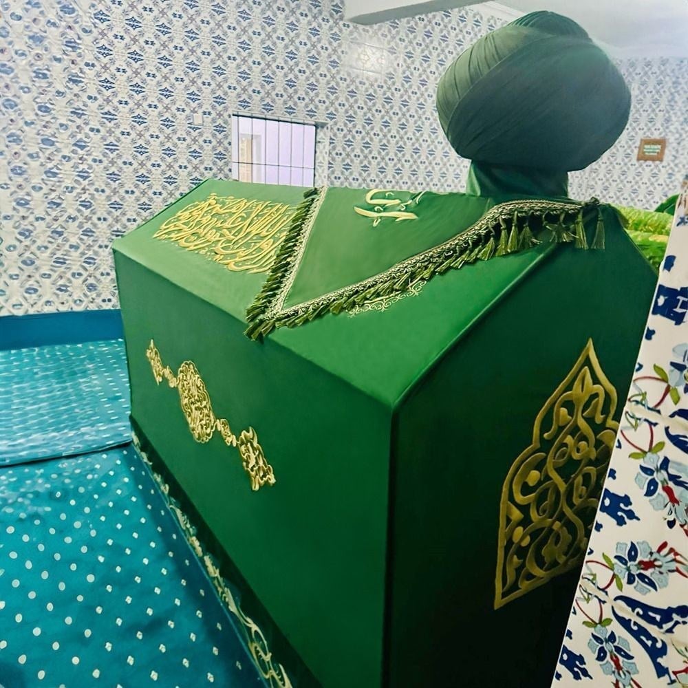 Türbe Örtüsü Es-Seyyid Şeyh  Fethullah Hazbi HAMİDİ Sanduka Batman Türbe Tabut Örtüsü & Puşide  (Özel Ölçü Yapılmaktadır)-Yeşil
