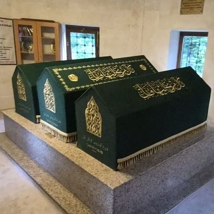 Türbe Tabut Örtüsü Sanduka & Puşide Şeyh İdris Hazretleri Torunu ve Oğlu Pireziz Giresun 125 bin tl ( Özel Ölçü Yapılmaktadır)