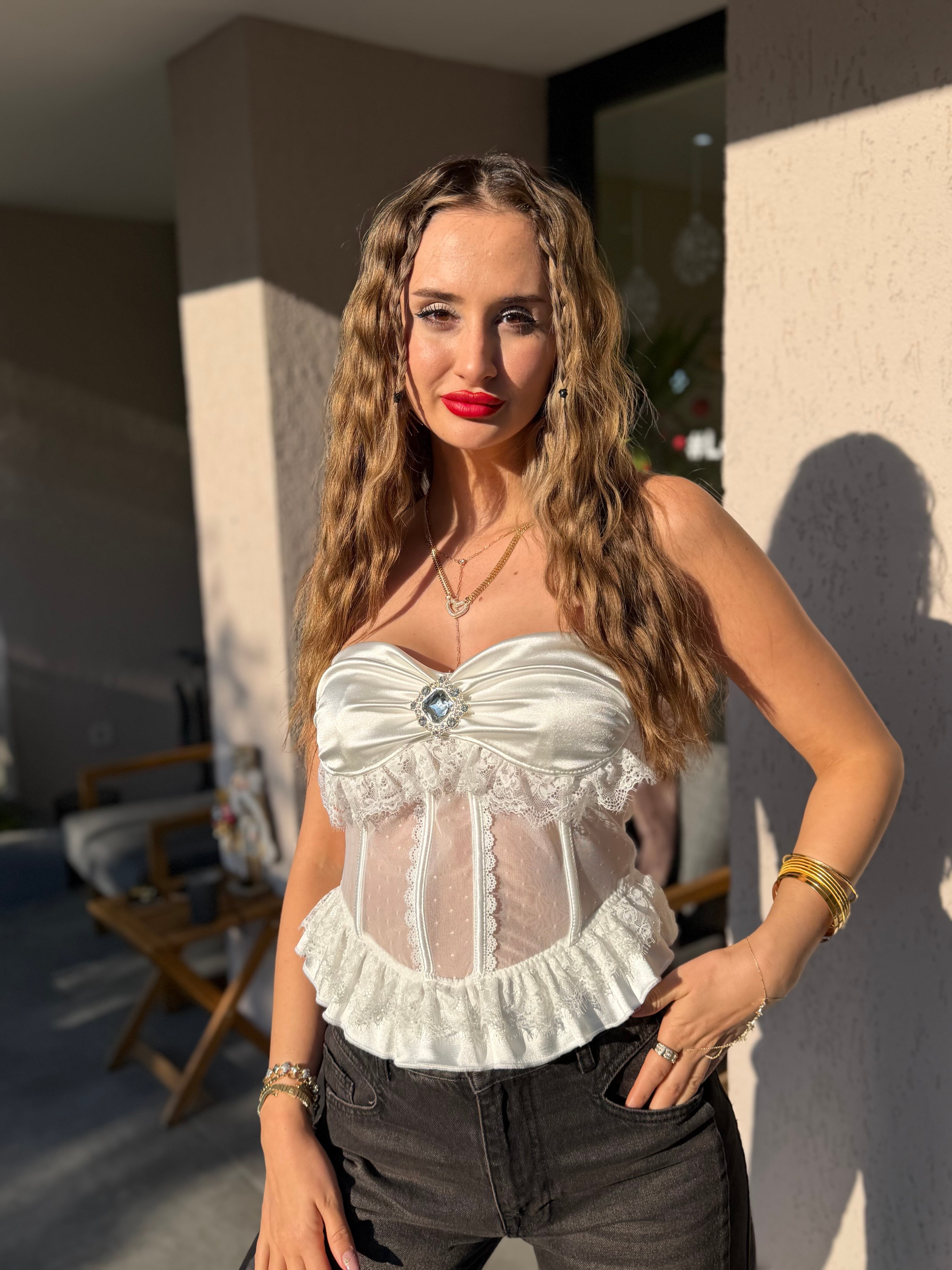 Bella dantel transparan crop top