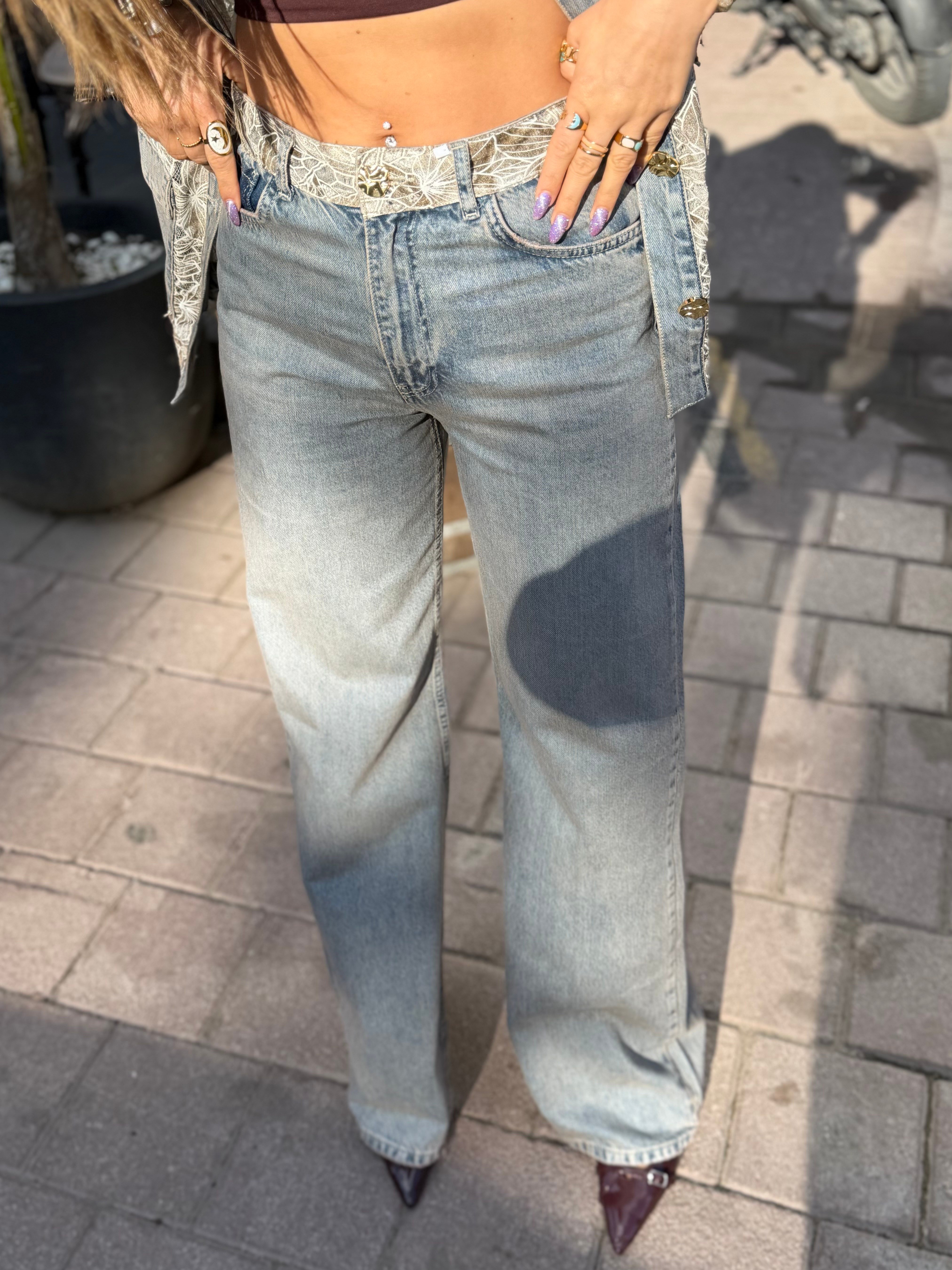 Bianca Çiçek Desen Bel Detaylı Jean