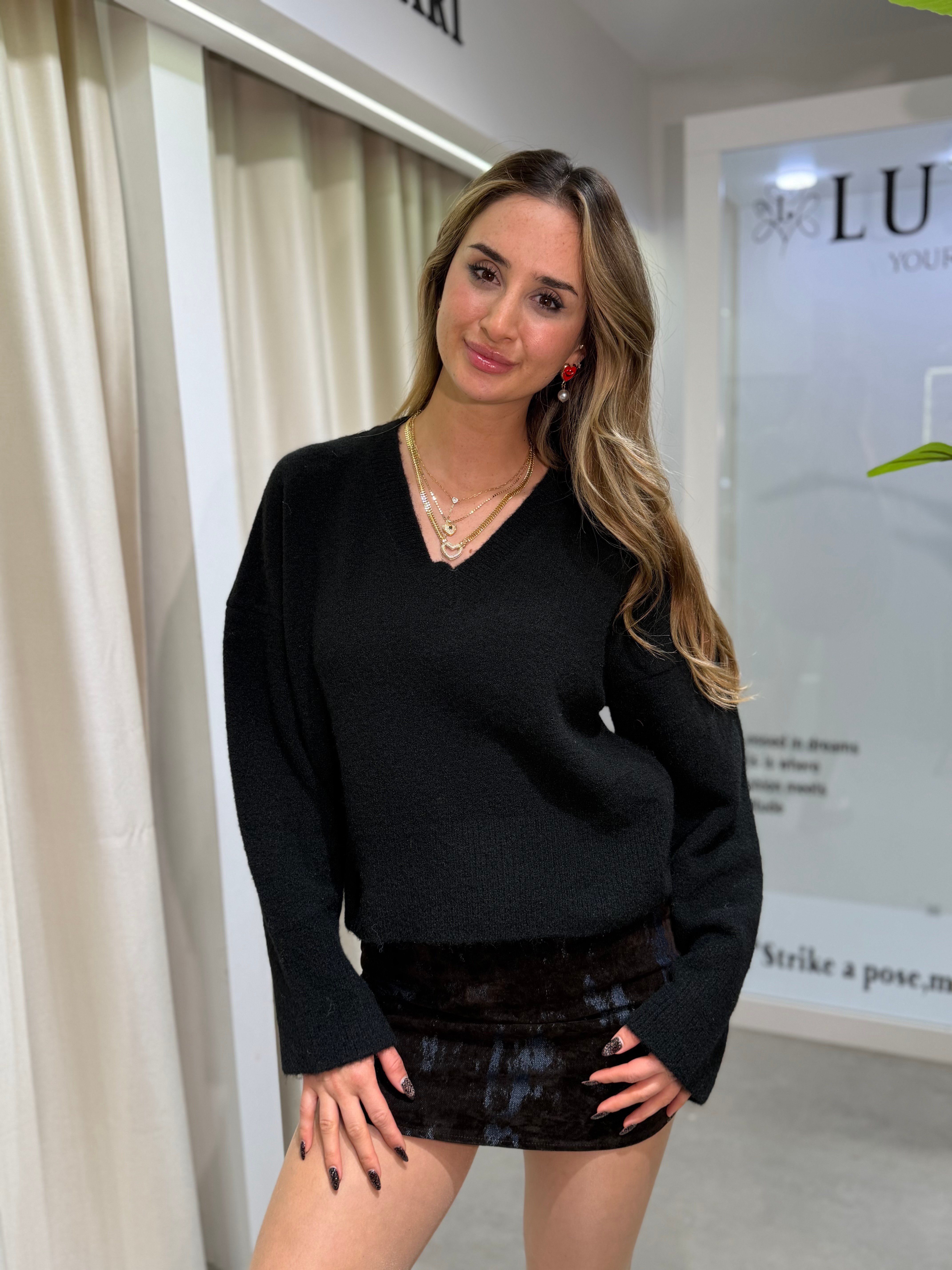 Dilvin V Yaka Kazak Siyah