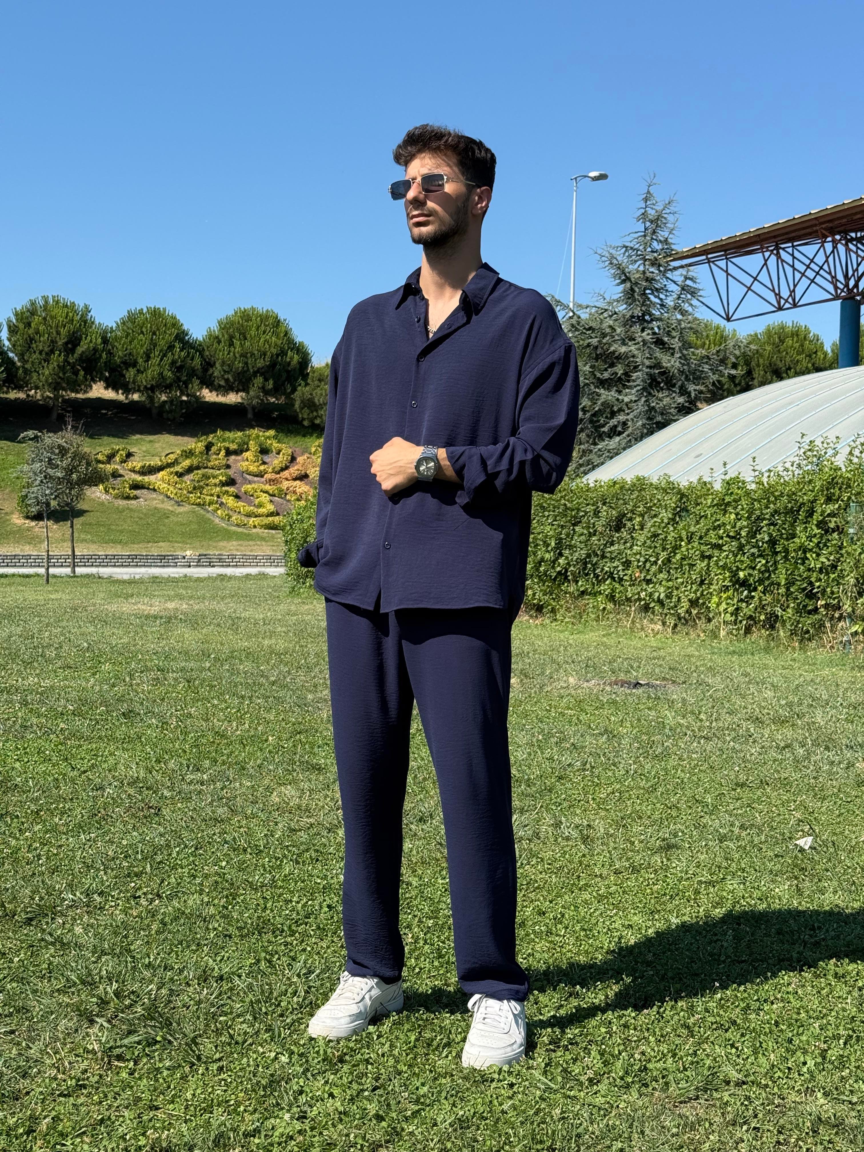 Oversize Yırtmaçlı Ayrobin Gömlek Lacivert