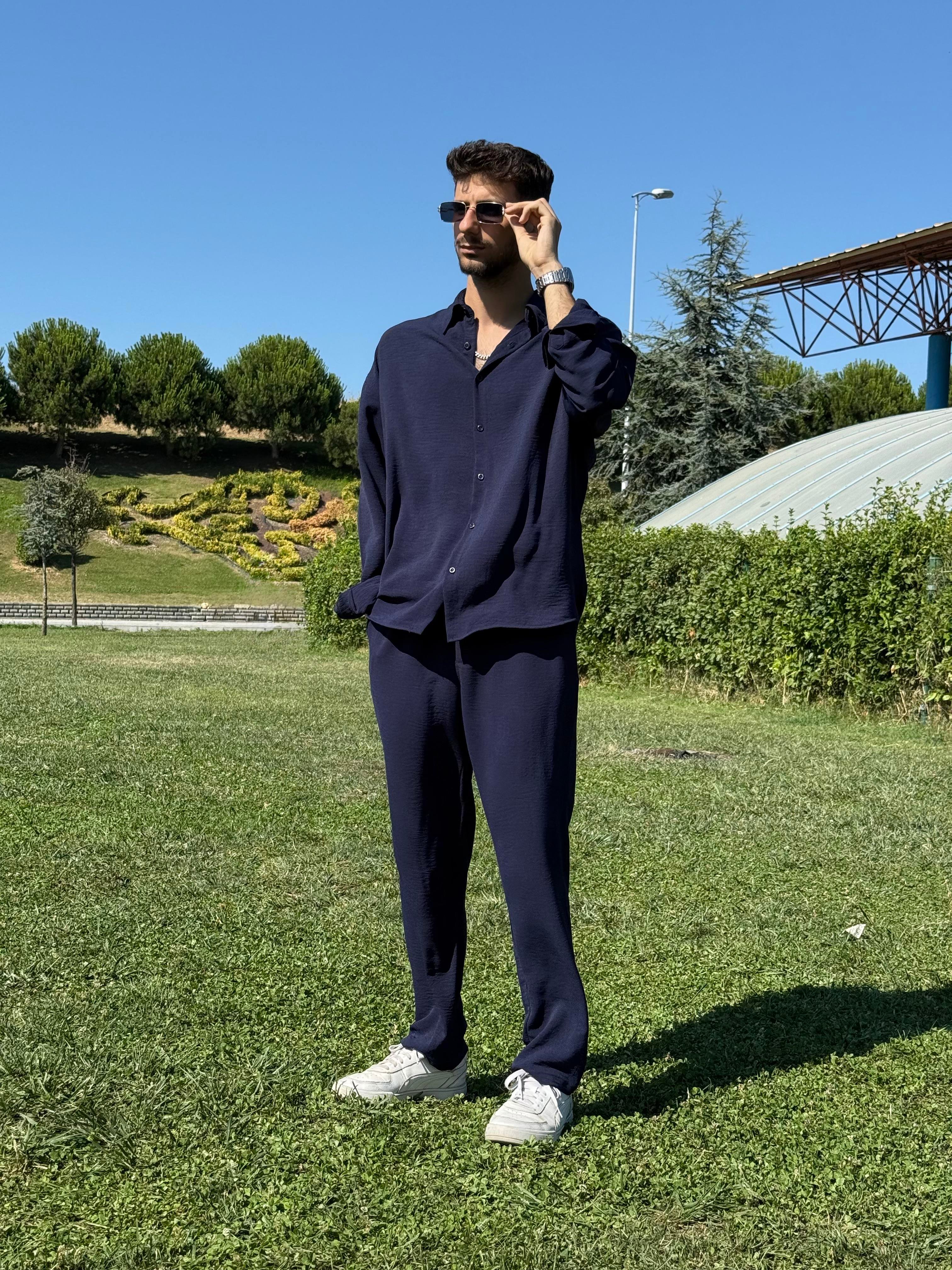 Oversize Yırtmaçlı Ayrobin Gömlek Lacivert