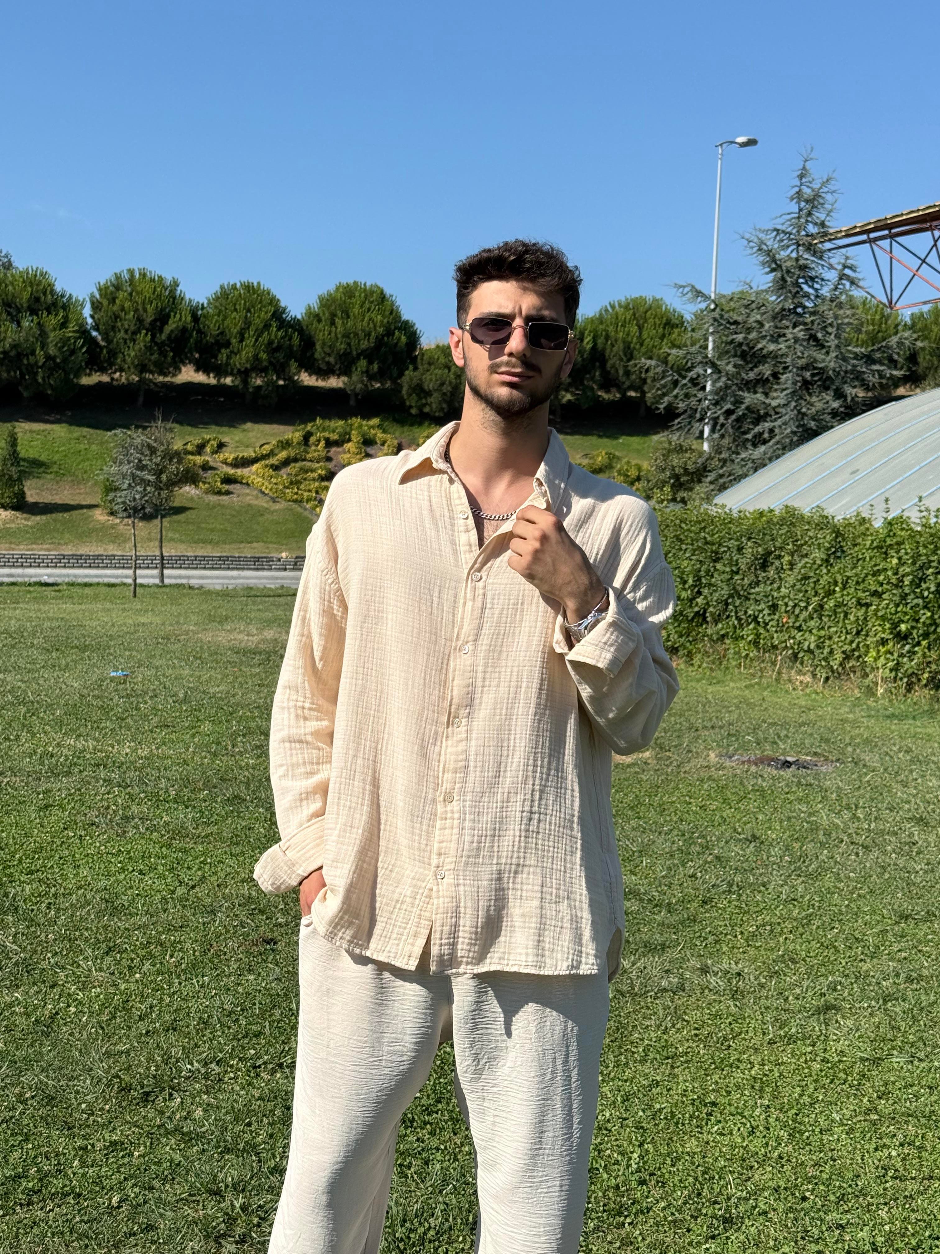 Oversize Yırtmaçlı Müslin Gömlek Bej