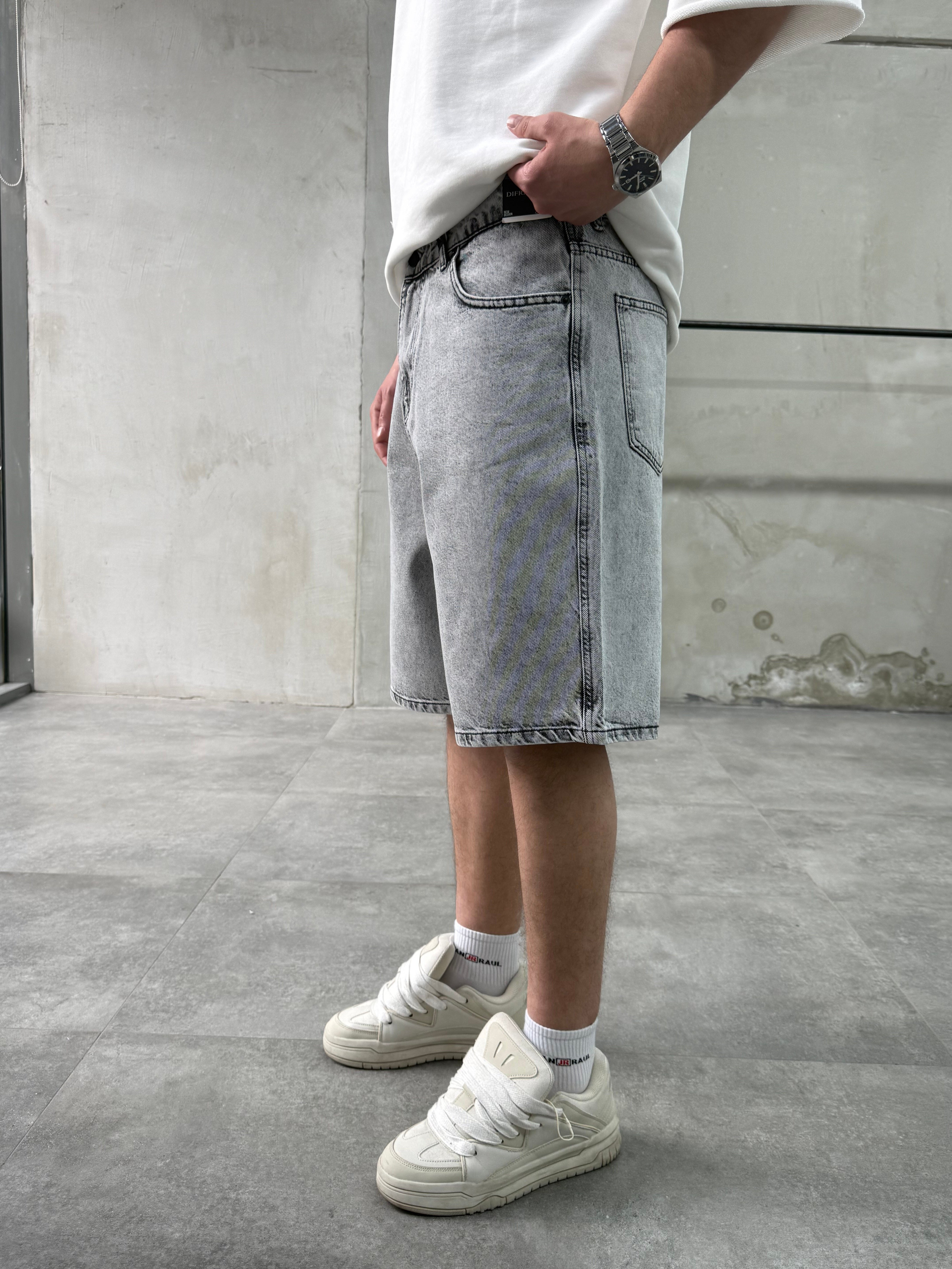 Baggy Fit Bermuda Açık Gri Denim Şort