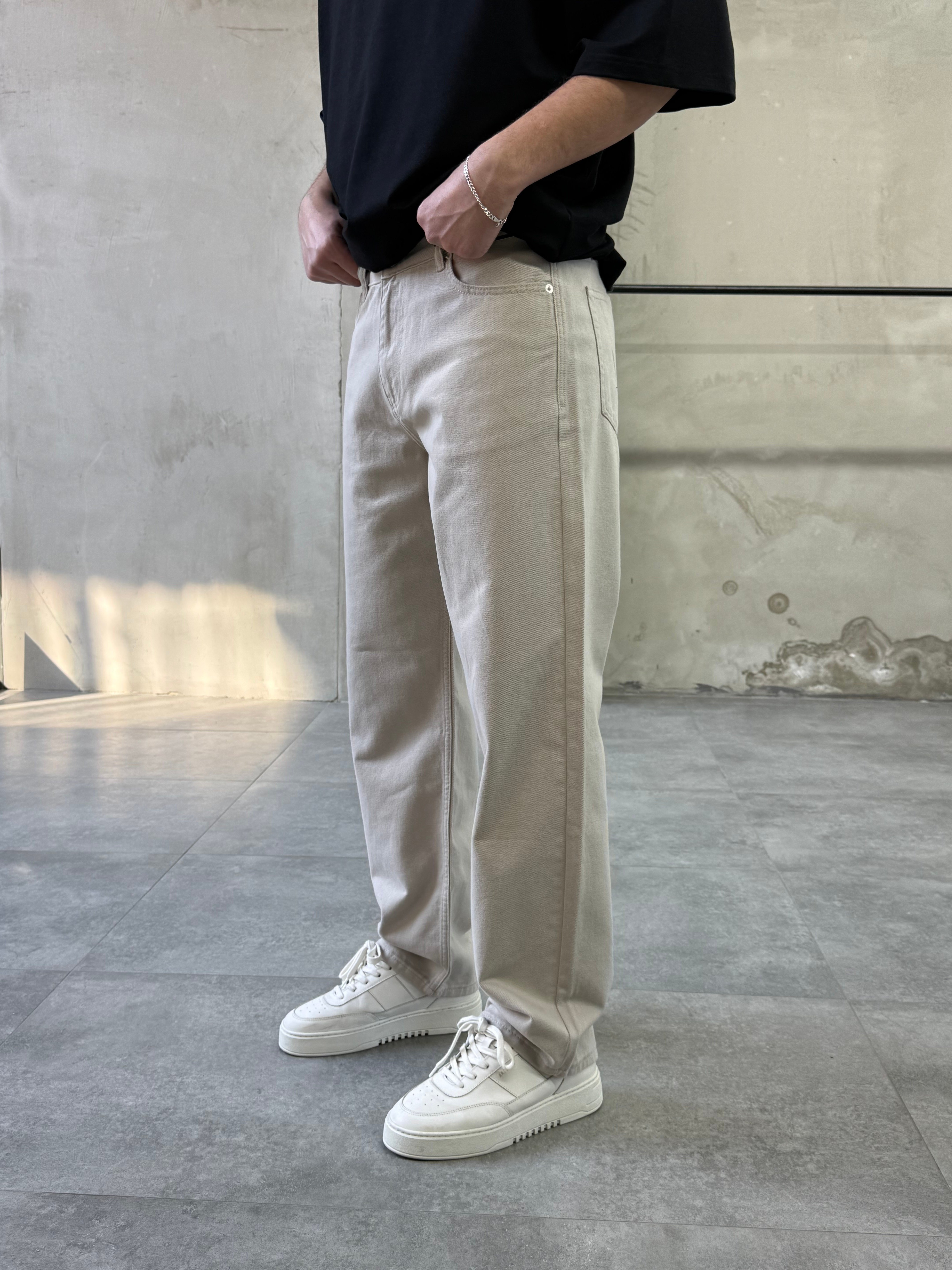 Basic Bej Baggy Jean