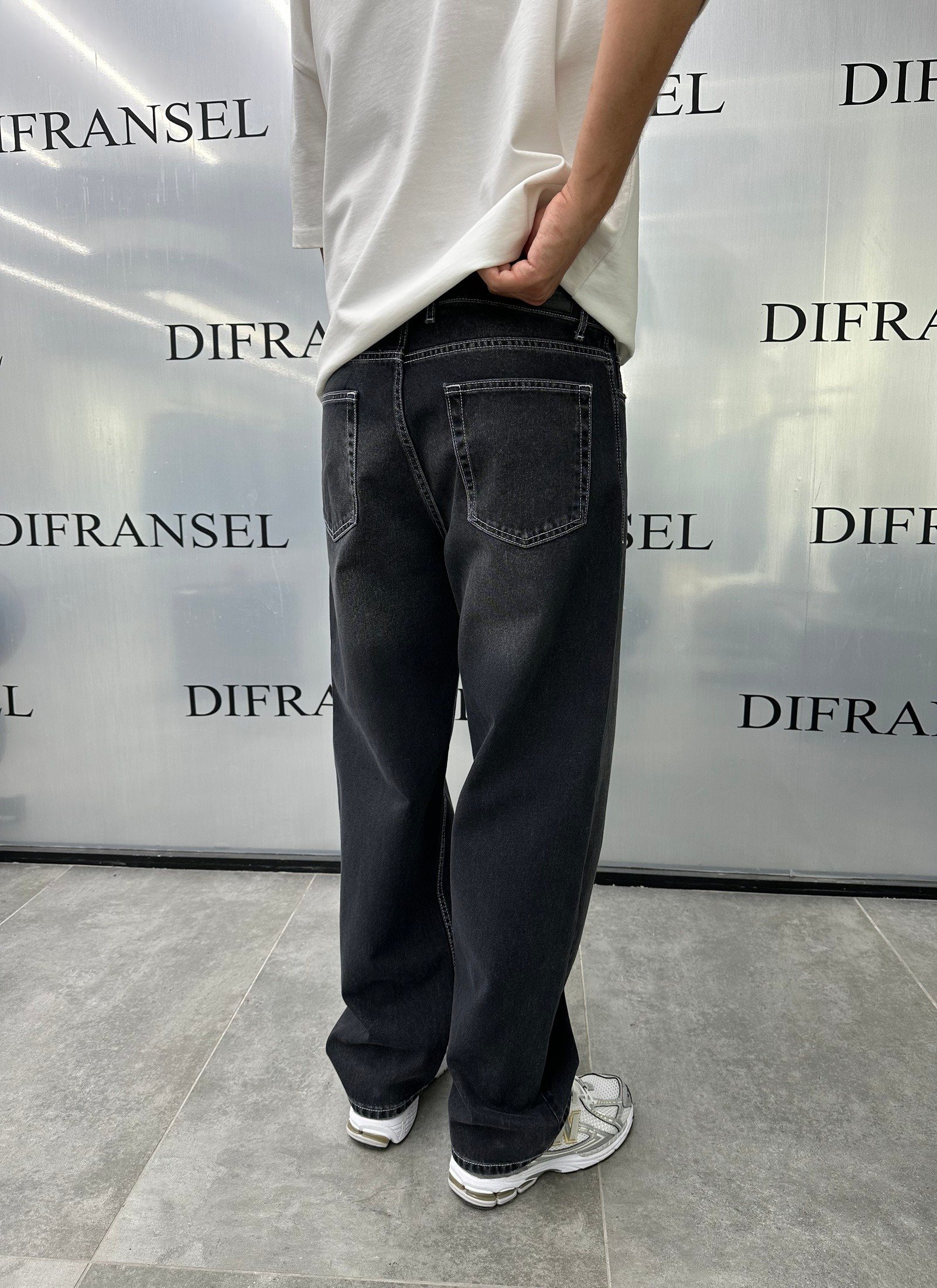 Beyaz Kontrast Dikişli Baggy Fit Kot Pantolon
