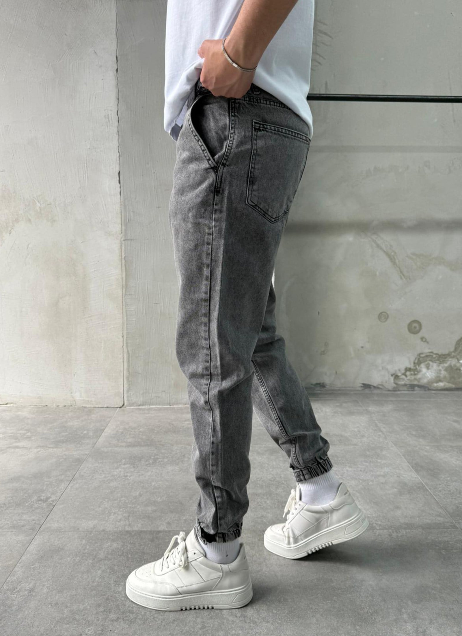 Bileği Cırtlı Açık Gri Jogger Pantolon