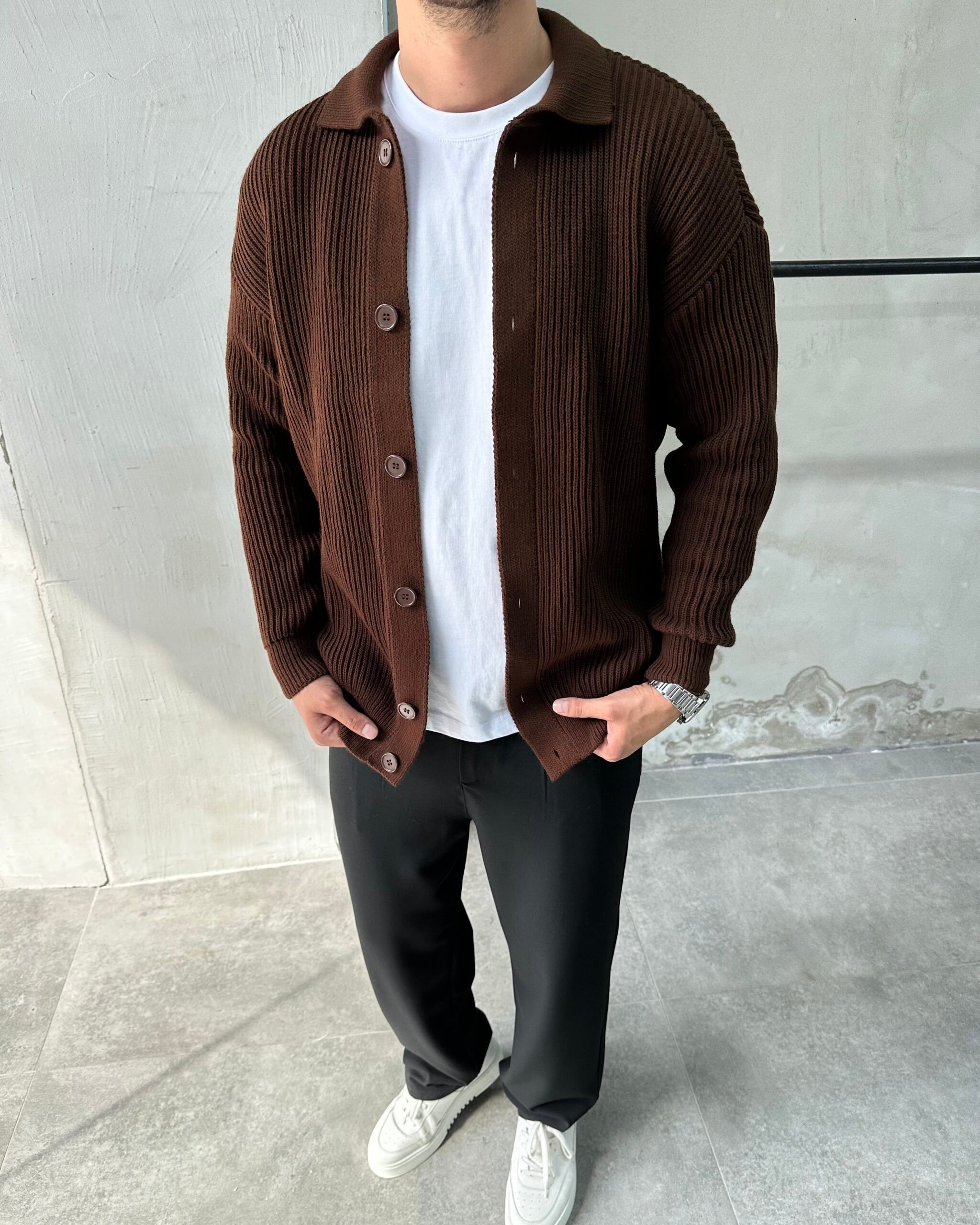 Düğmeli Kahve Örme Hırka