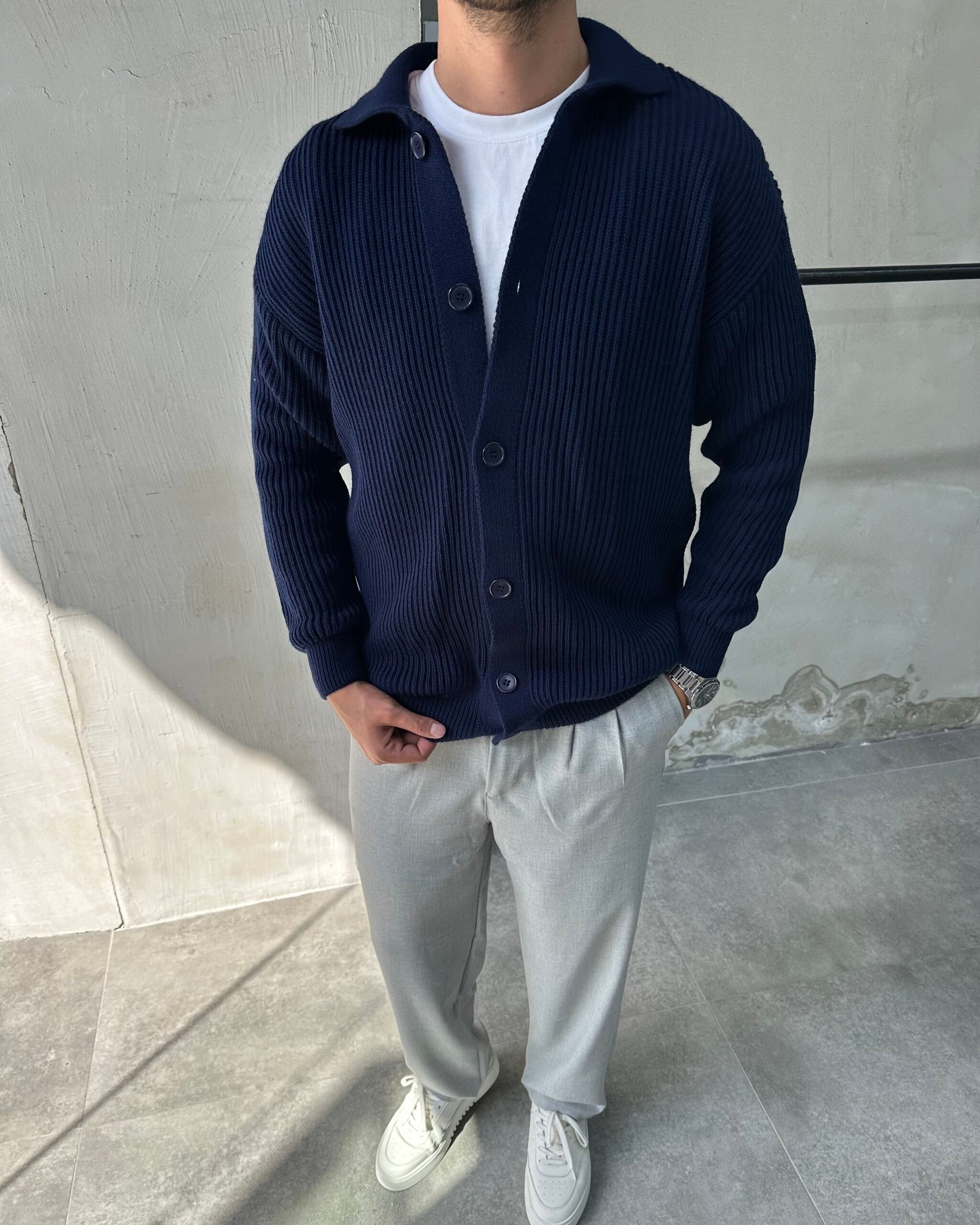 Düğmeli Lacivert Örme Hırka