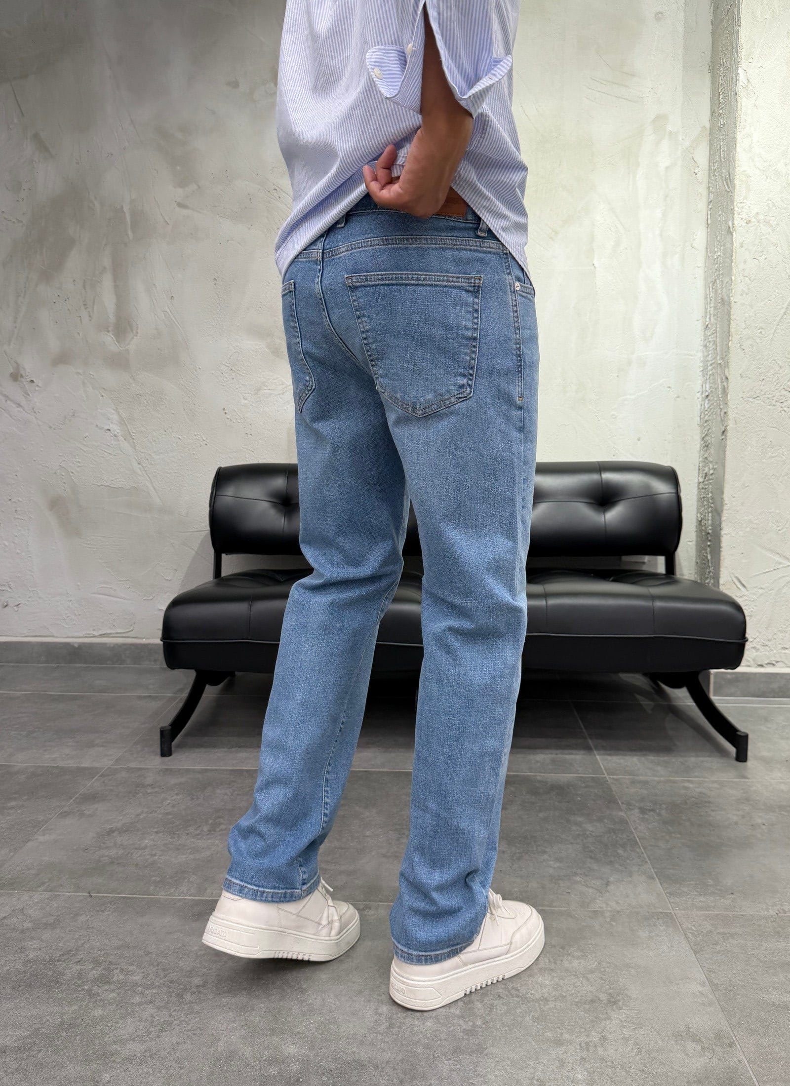 Düz Paça Mavi Yıkamalı Regular Fit Jean