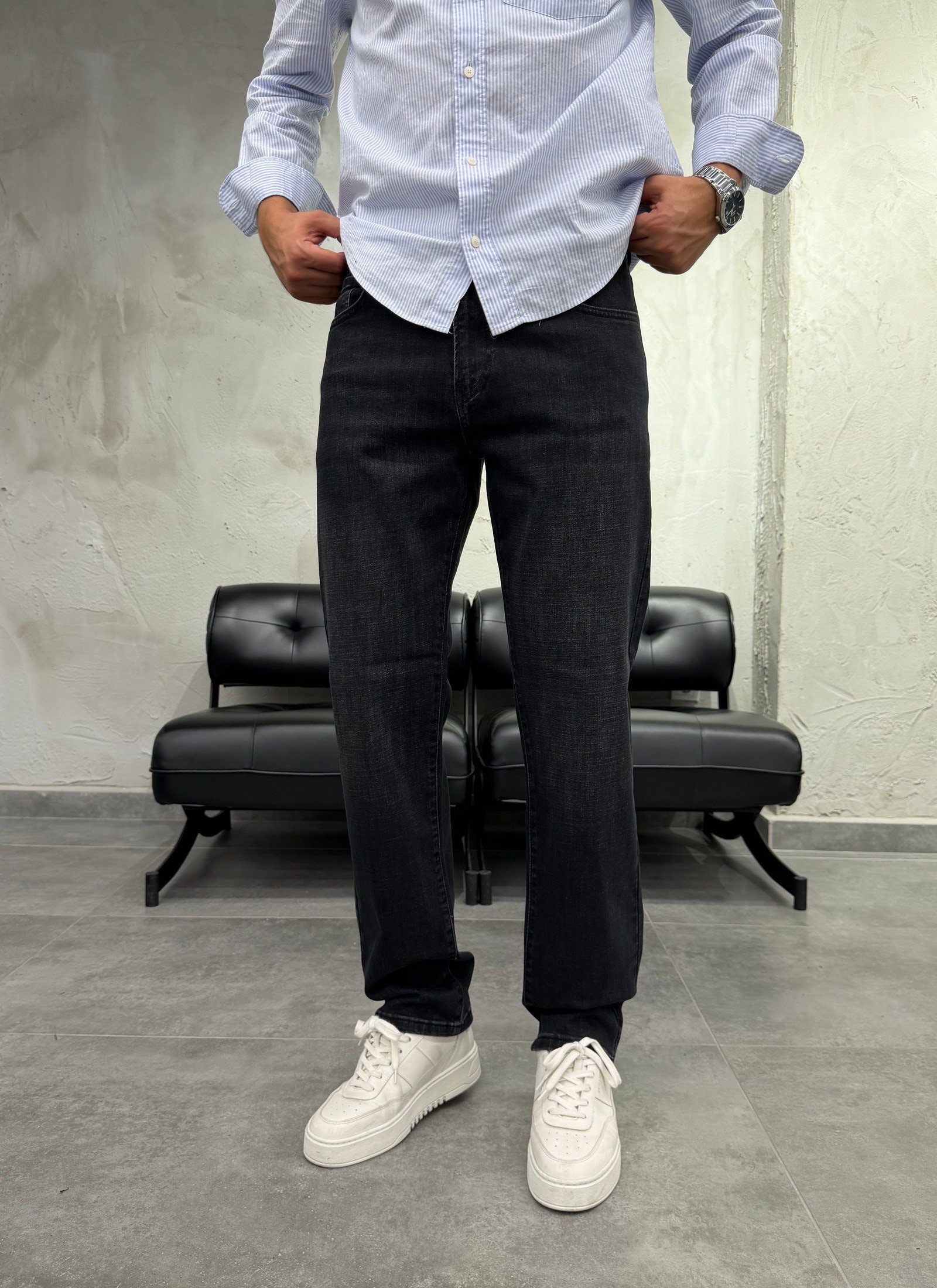 Düz Paça Siyah Yıkamalı  Regular Fit Jean