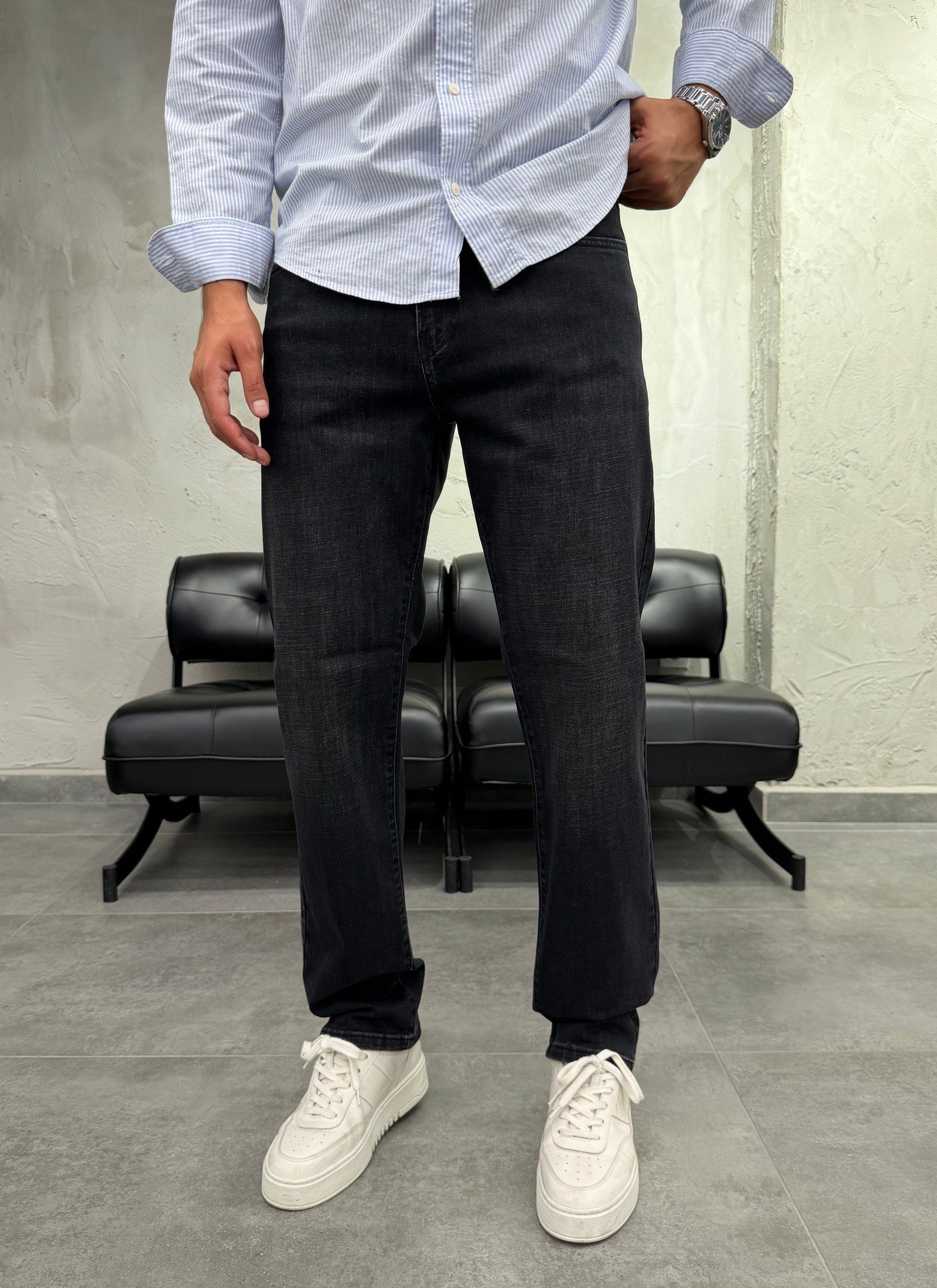 Düz Paça Siyah Yıkamalı  Regular Fit Jean