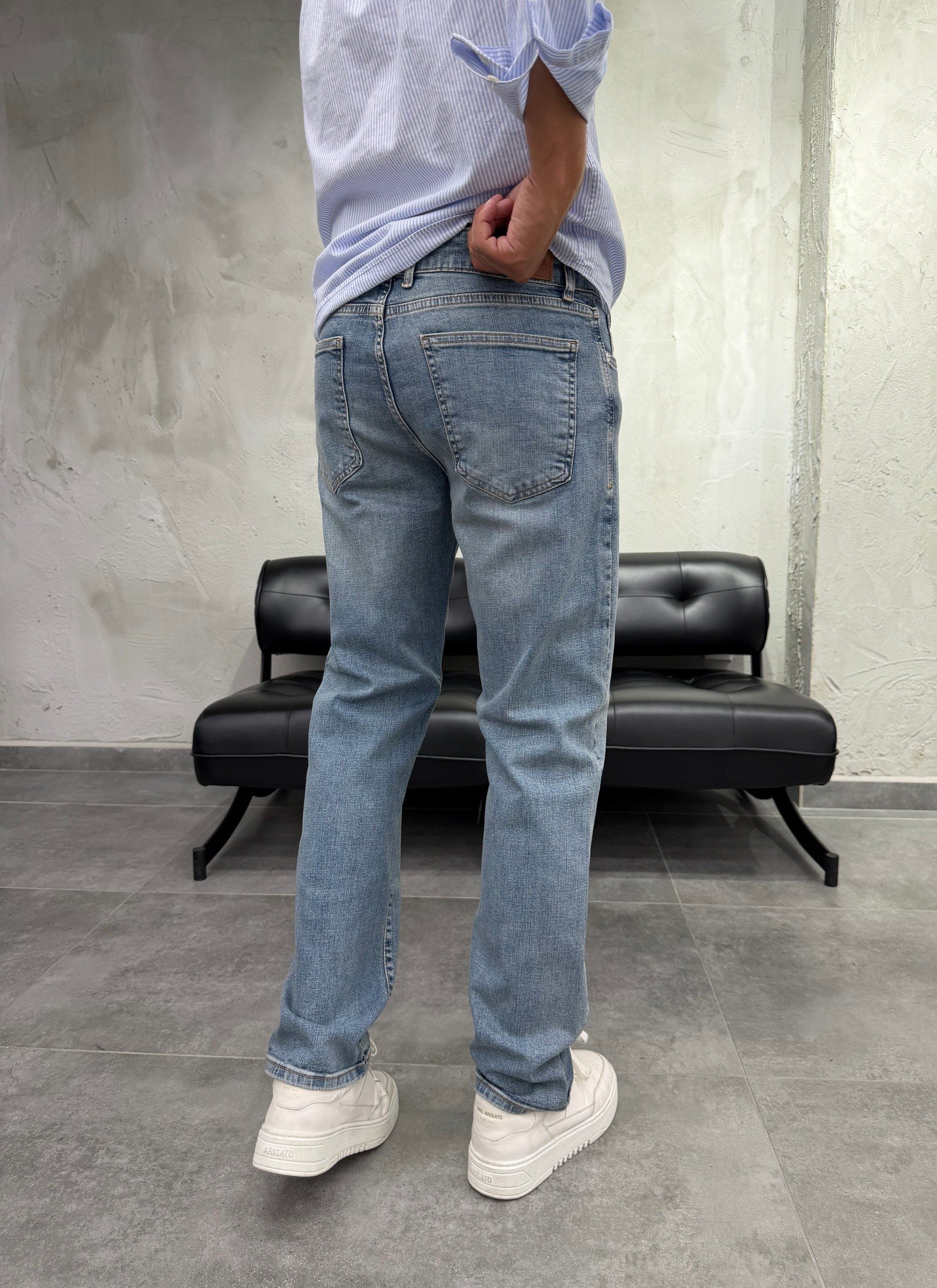 Düz Paça Tintli Mavi Regular Fit Jean