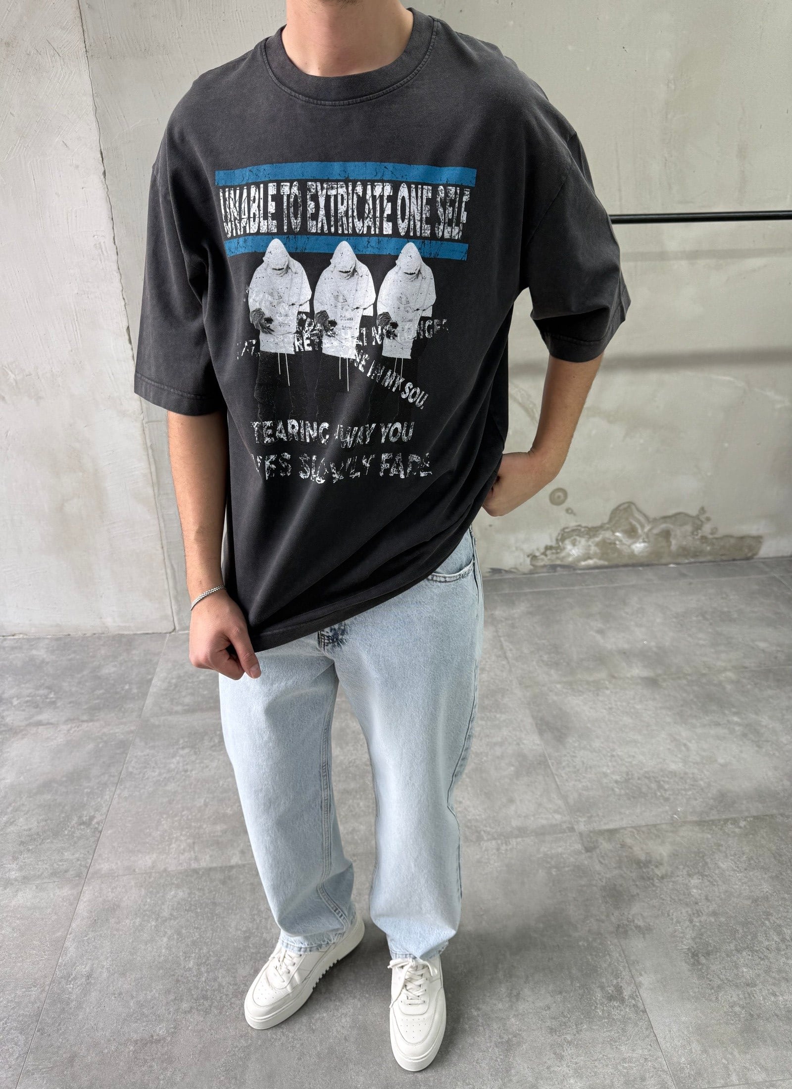 Figür Baskılı Yıkamalı Antrasit T-shirt