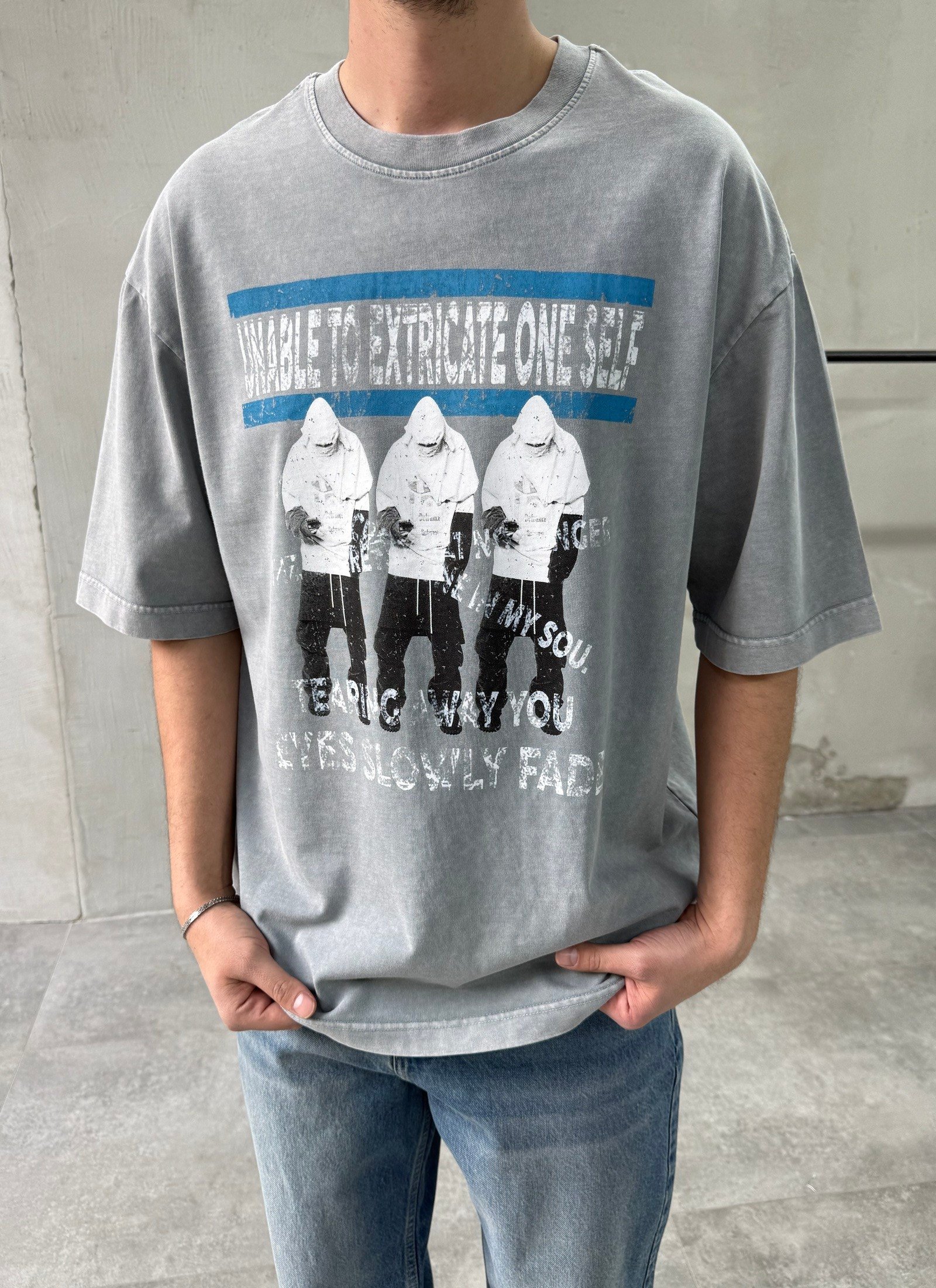 Figür Baskılı Yıkamalı Gri T-shirt