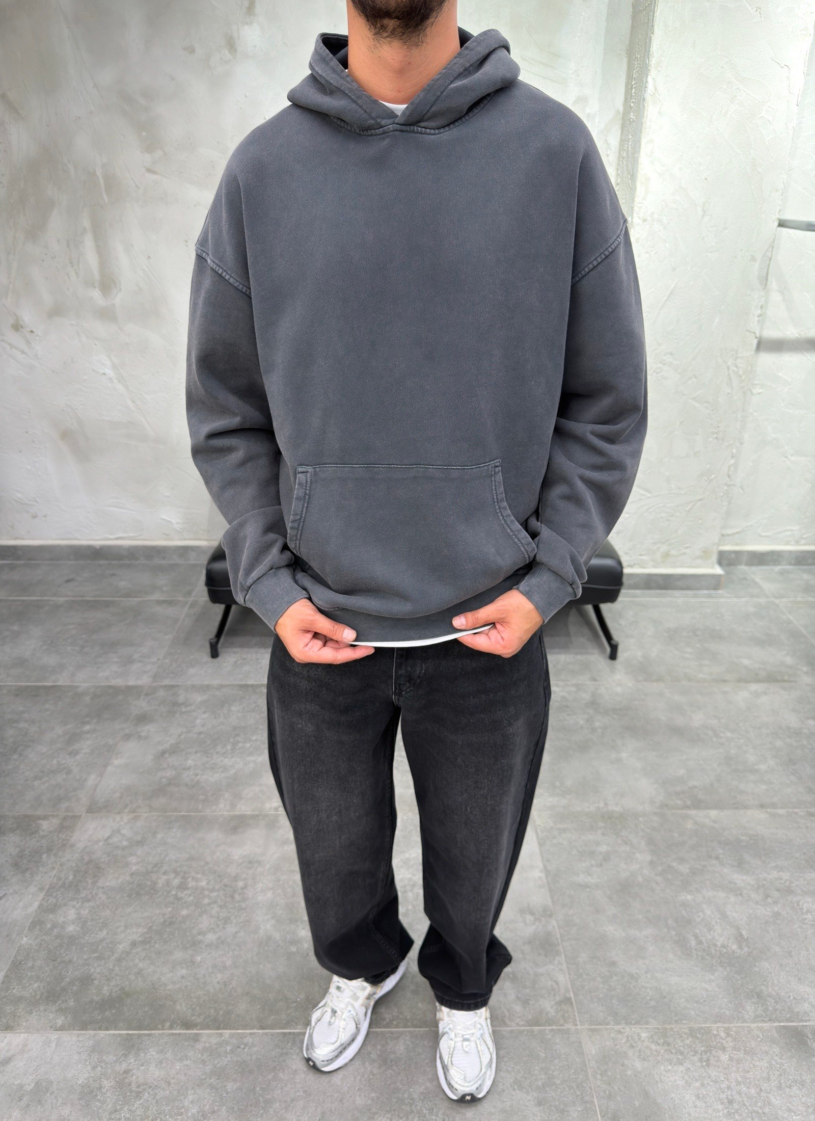 Kapüşonlu Kanguru Cep Yıkama Detay Siyah Sweatshirt