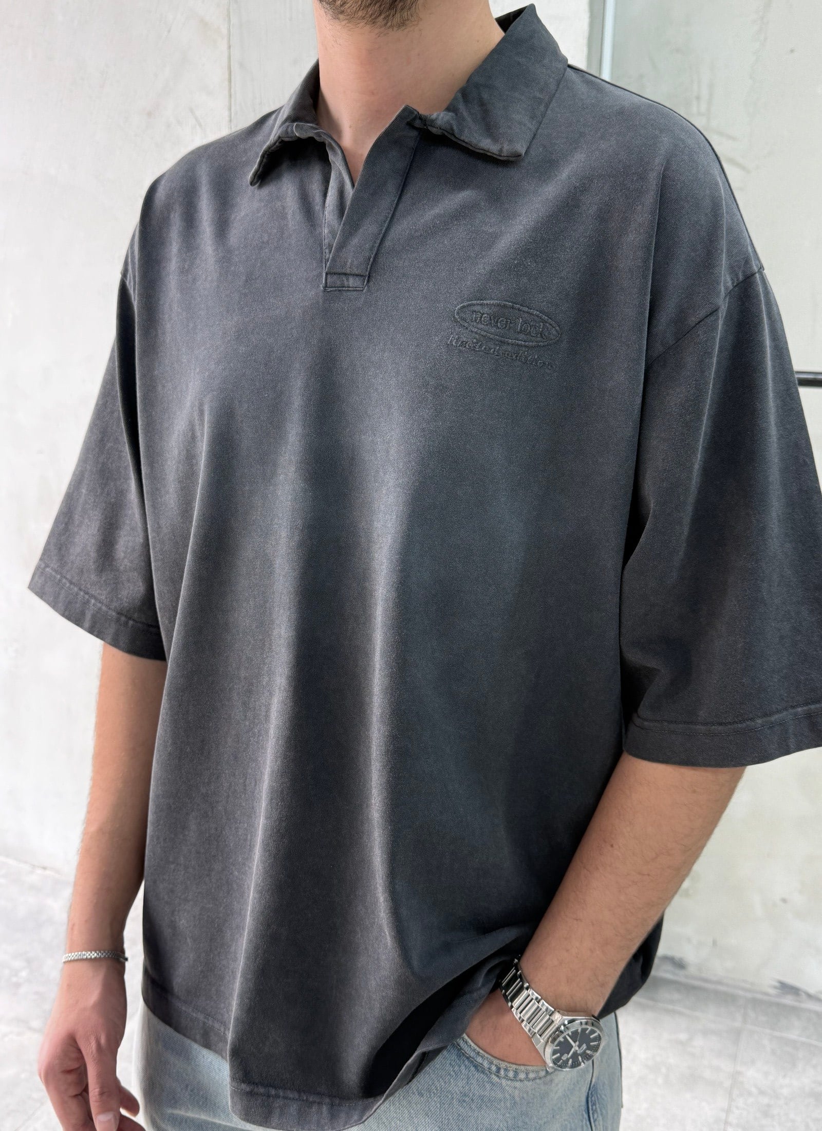 Never Lock Nakışlı Yıkamalı Antrasit Polo Yaka T-shirt