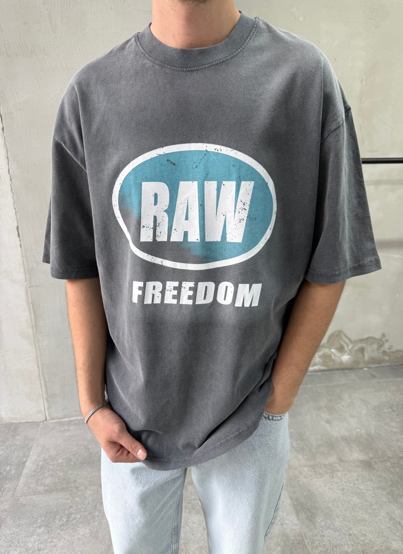 Raw Baskı Yıkamalı Gri Oversize T-shirt