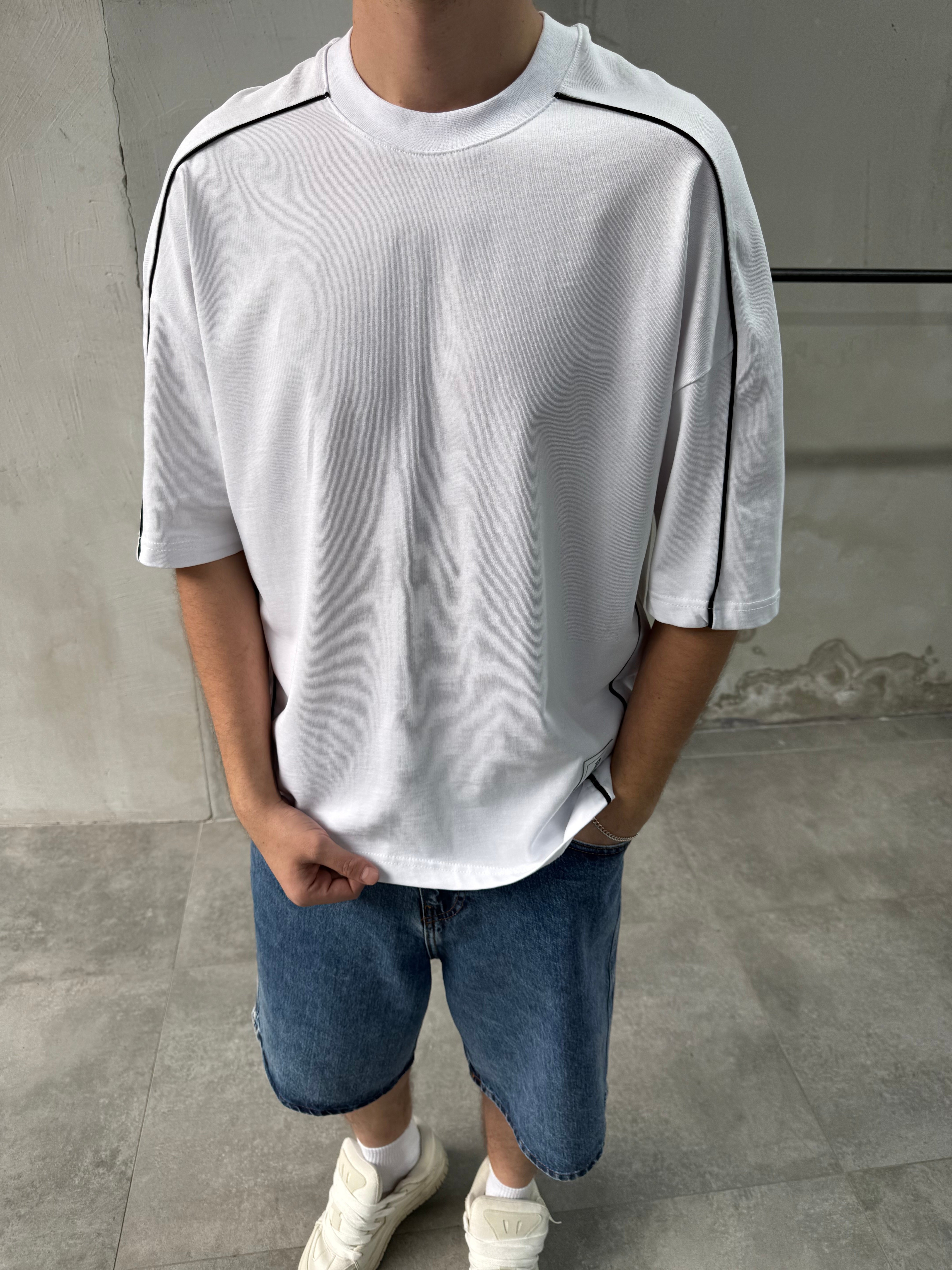 Şerit Detaylı Oversize Beyaz T-shirt