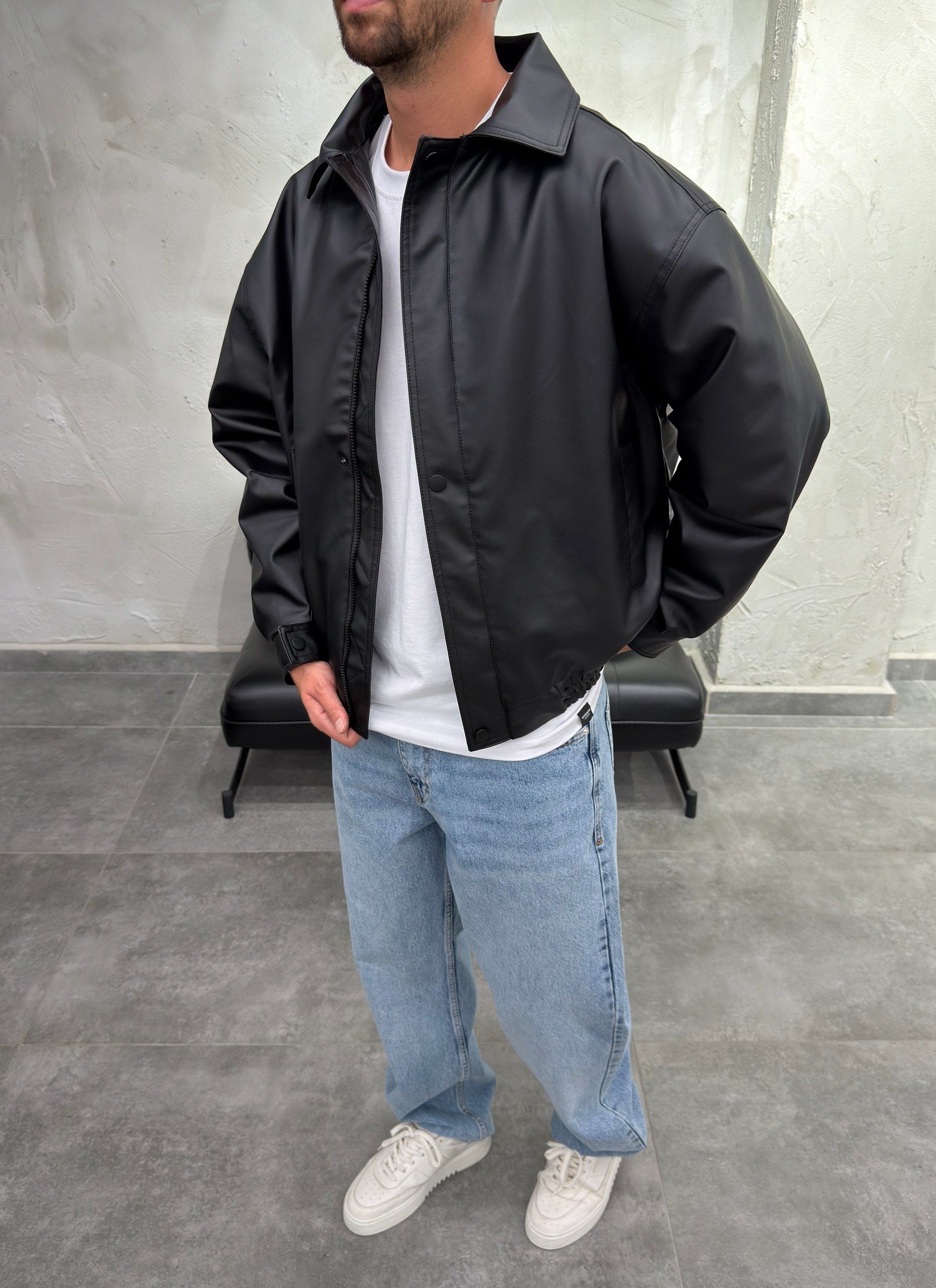 Sırt Different Nakışlı Siyah Bomber Ceket