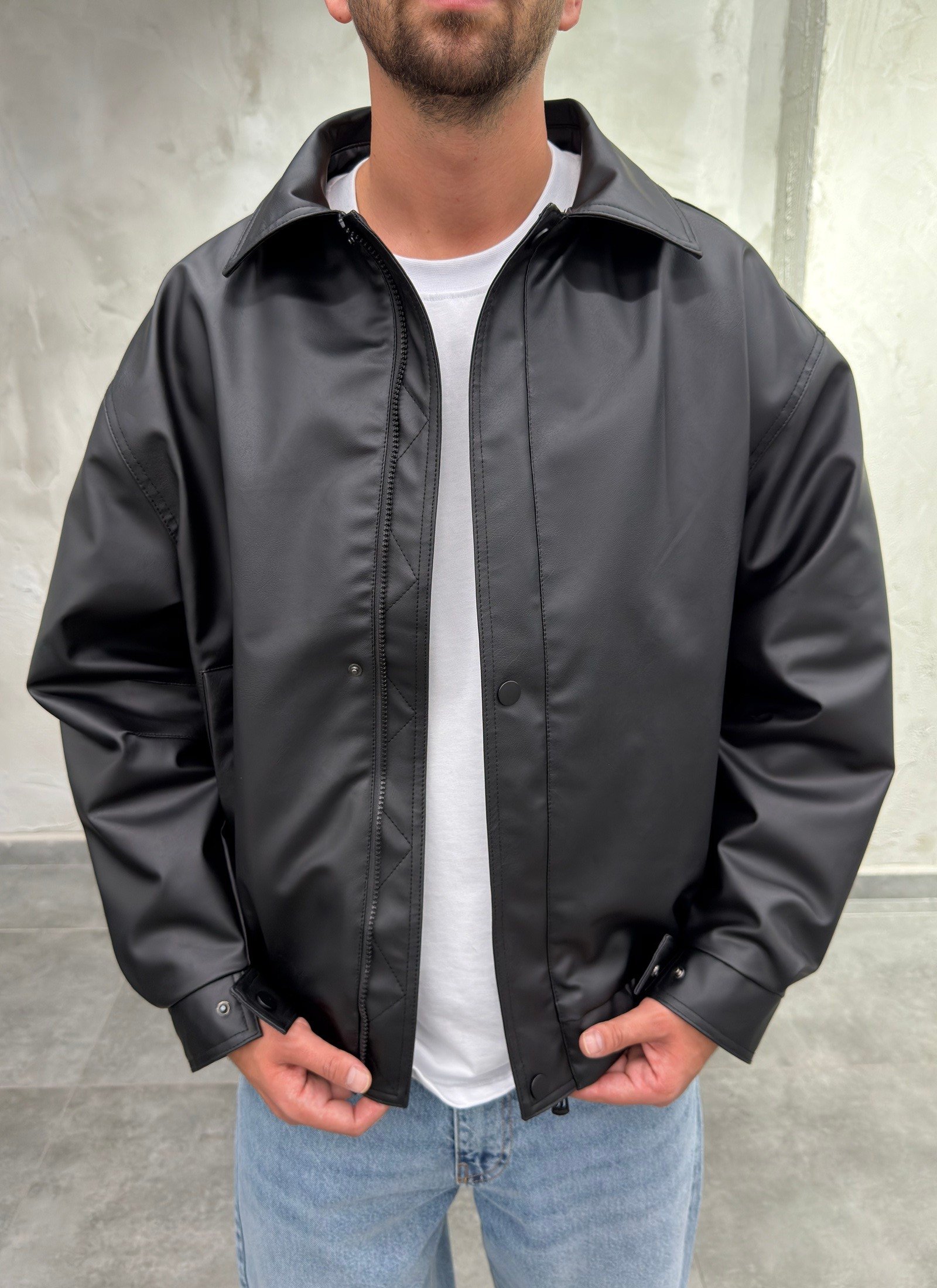 Sırt Different Nakışlı Siyah Bomber Ceket