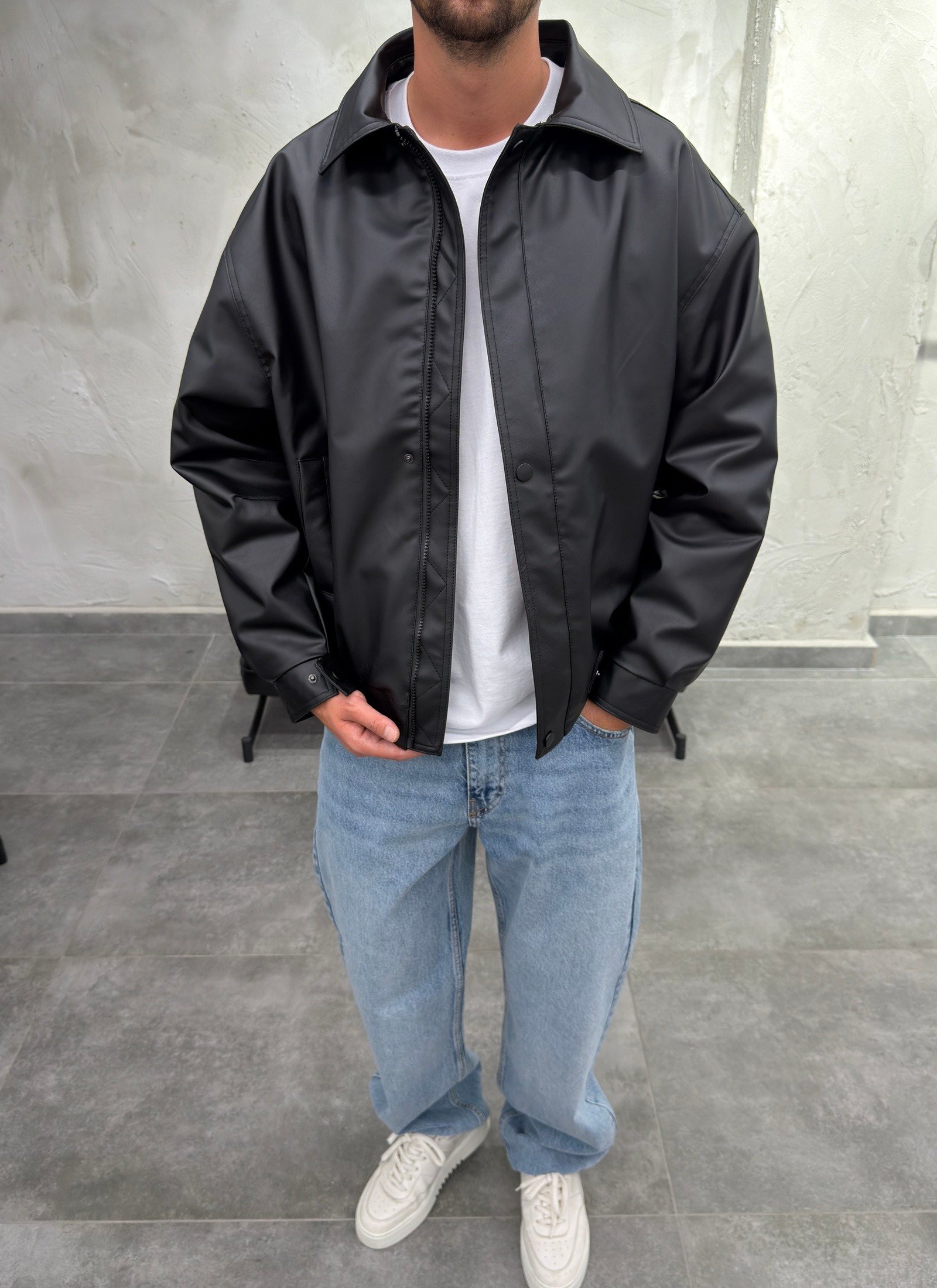 Sırt Different Nakışlı Siyah Bomber Ceket