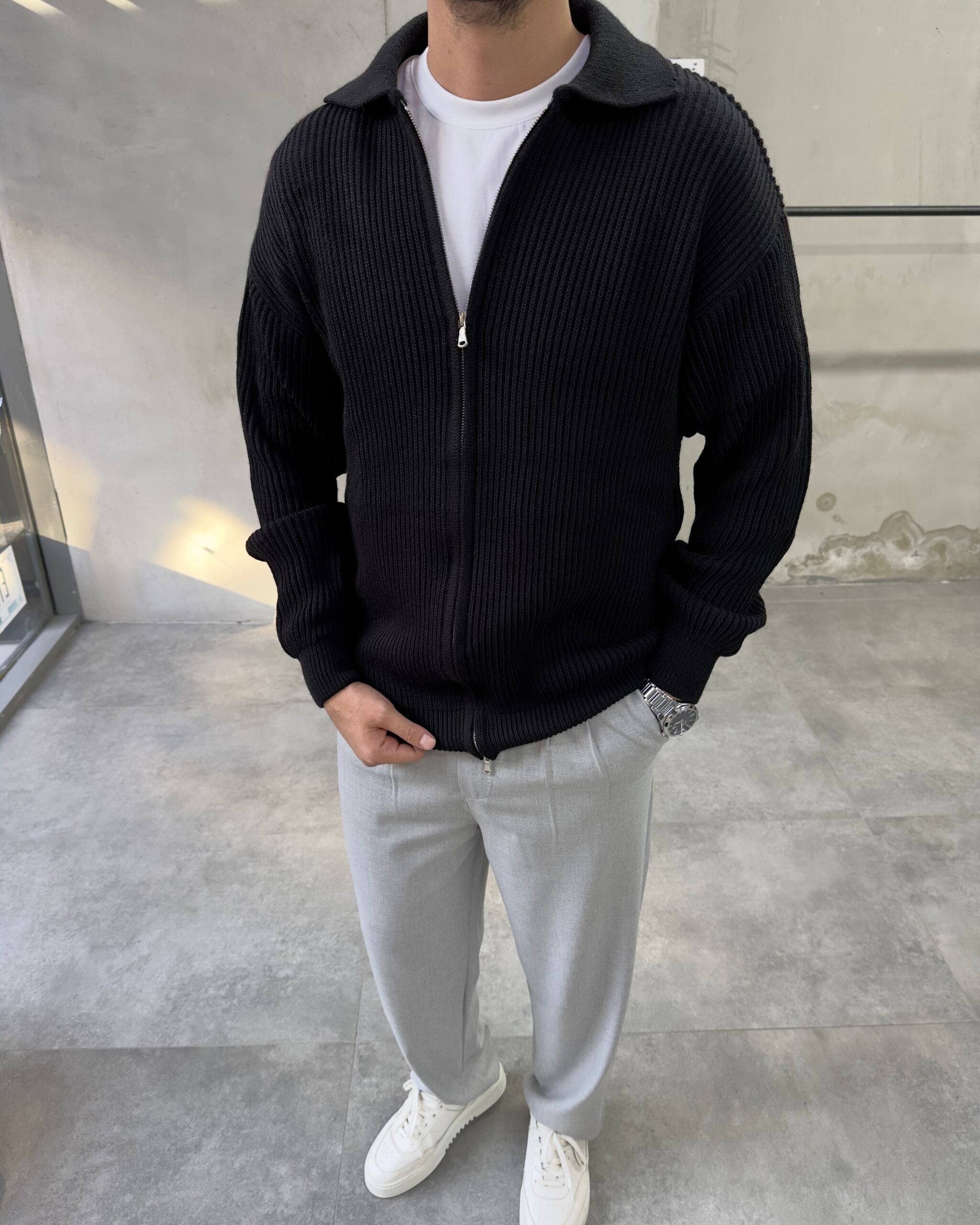 Siyah Fermuarlı Triko Sweatshirt